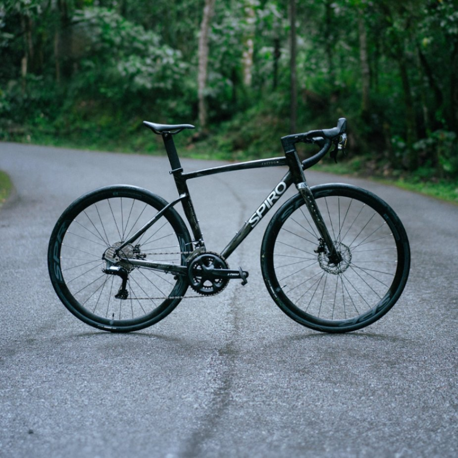 Bicicleta de Ruta FREEDOM AERO