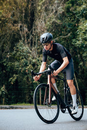 Bicicleta de ruta en carbono LEGEND BALAY Grupo Shimano 105 12 velocidades