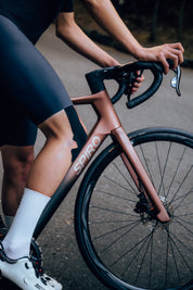 Bicicleta de ruta en carbono LEGEND BALAY Grupo Shimano 105 12 velocidades