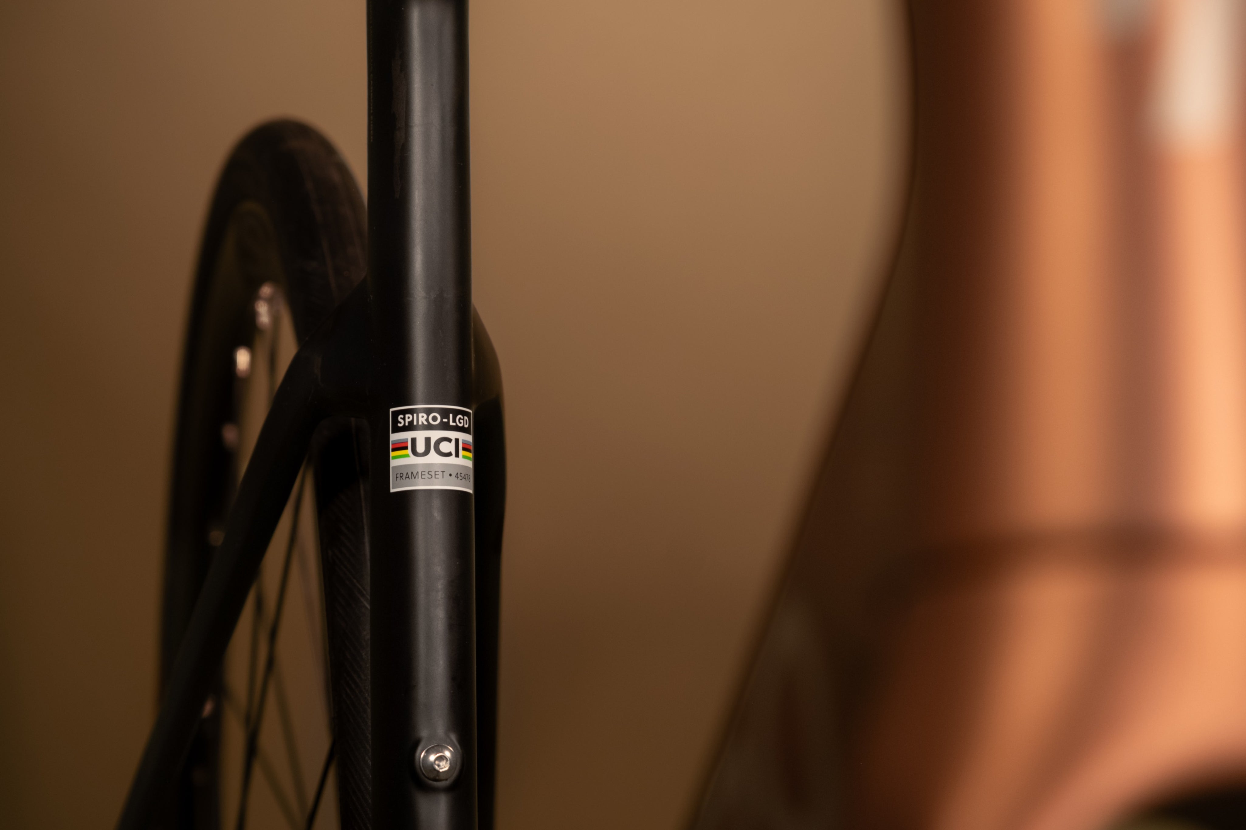 Bicicleta de ruta en carbono LEGEND BALAY Grupo Shimano 105 12 velocidades