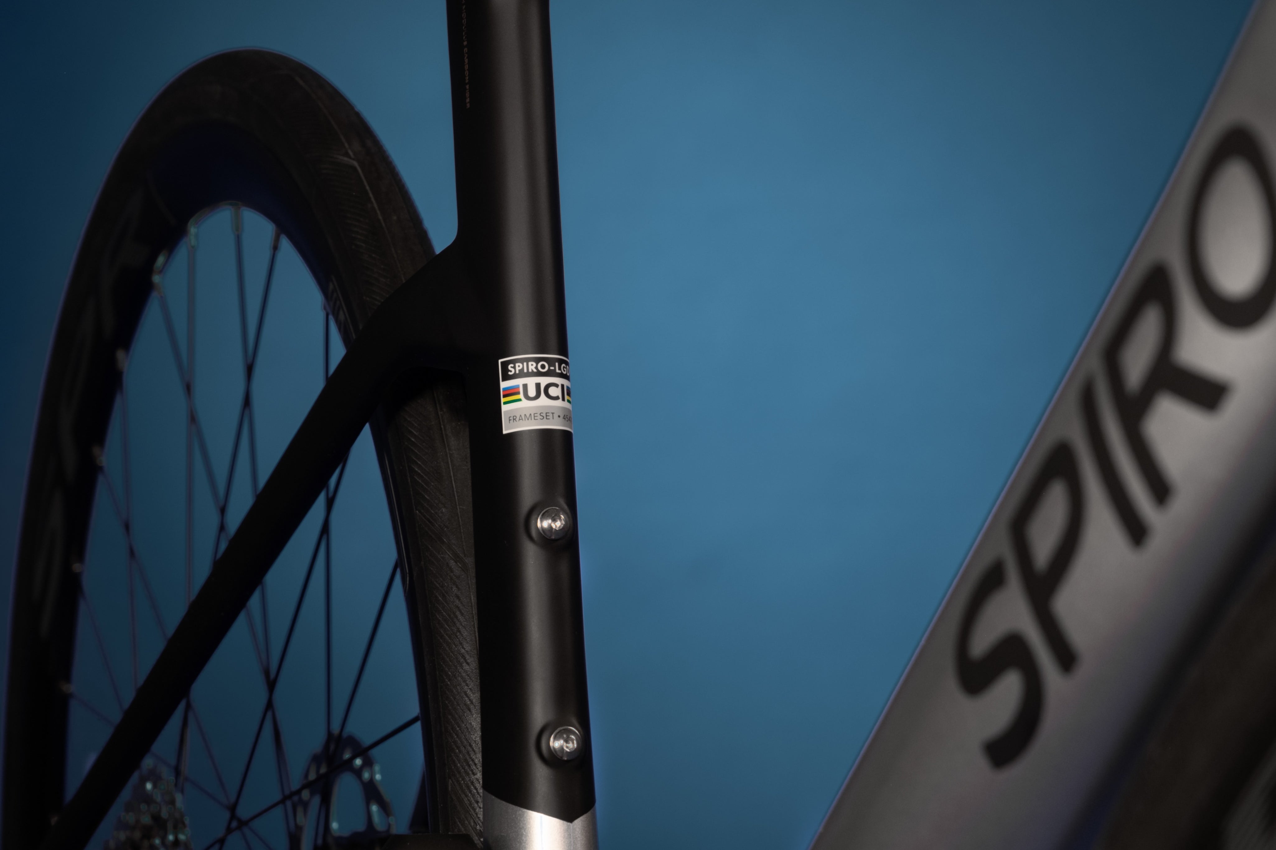 Bicicleta de ruta en carbono LEGEND TUMBAGA Grupo Shimano 105 DI2 12 velocidades