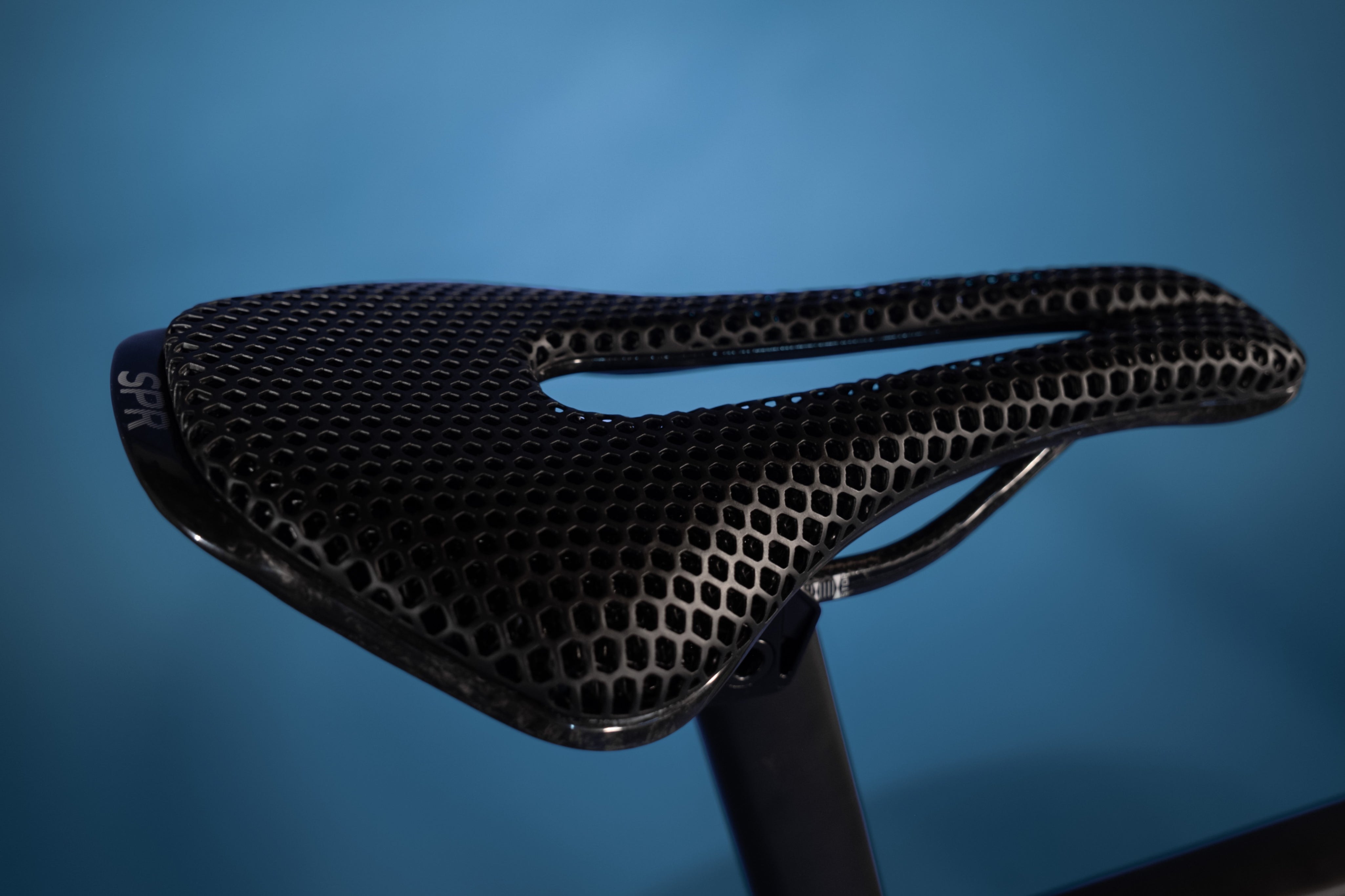 Bicicleta de ruta en carbono LEGEND TUMBAGA Grupo Shimano 105 DI2 12 velocidades