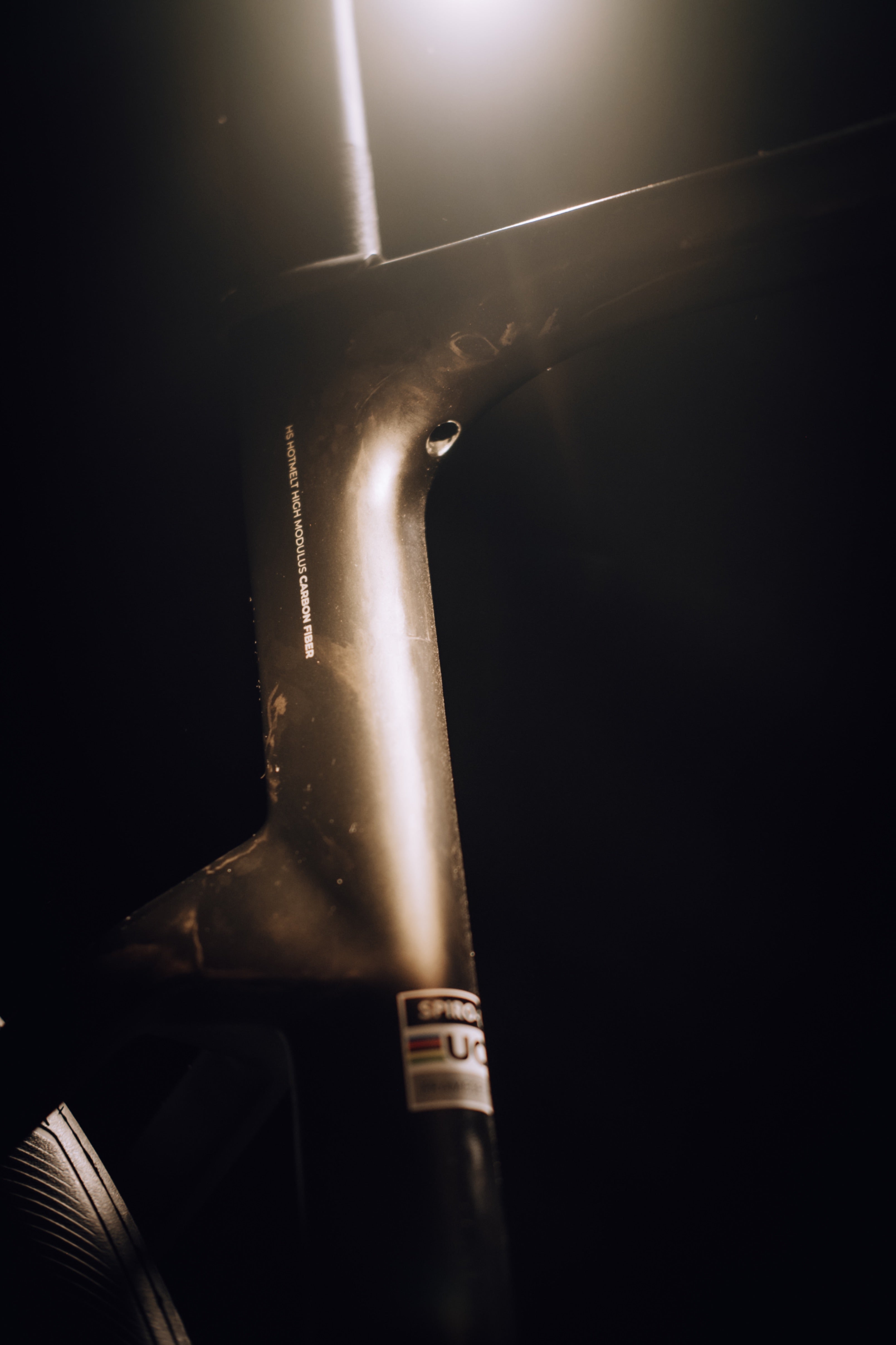 Bicicleta de ruta en carbono LEGEND BALAY Grupo Shimano 105 12 velocidades