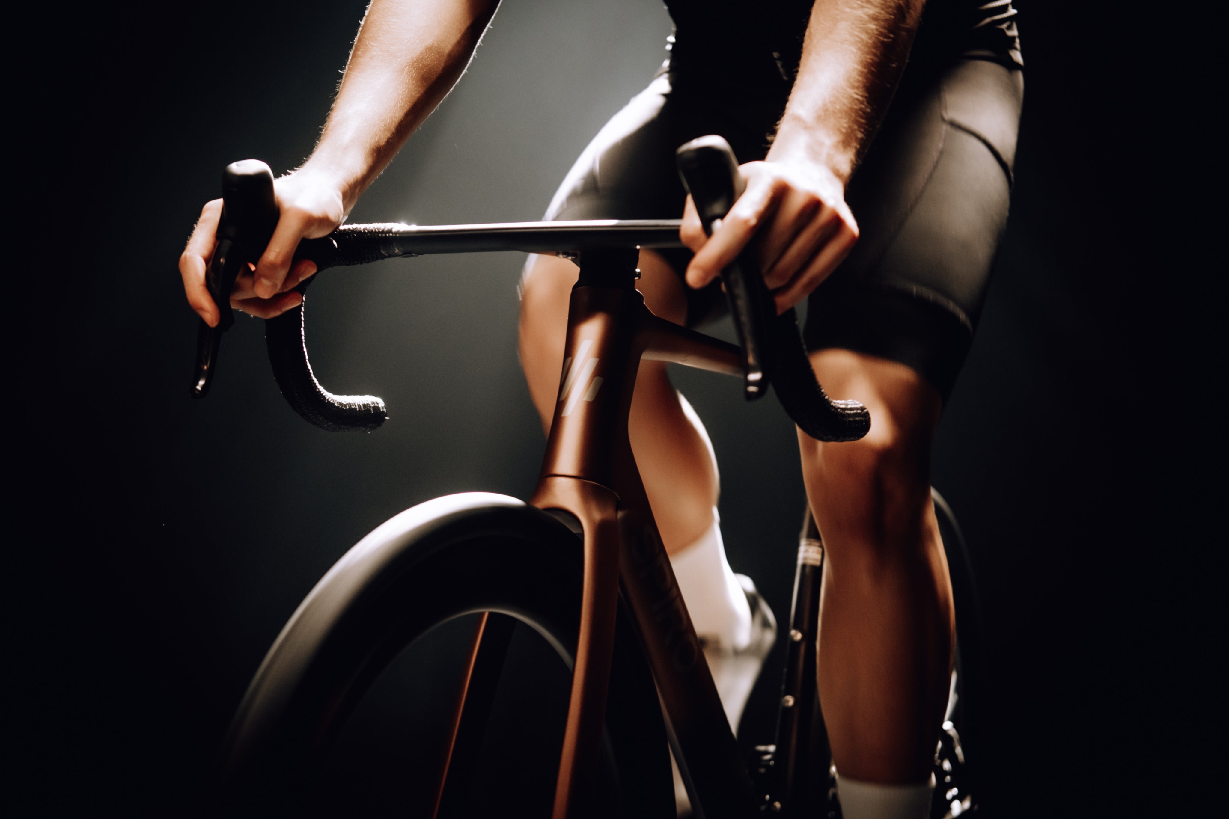 Bicicleta de ruta en carbono LEGEND BALAY Grupo Shimano 105 12 velocidades