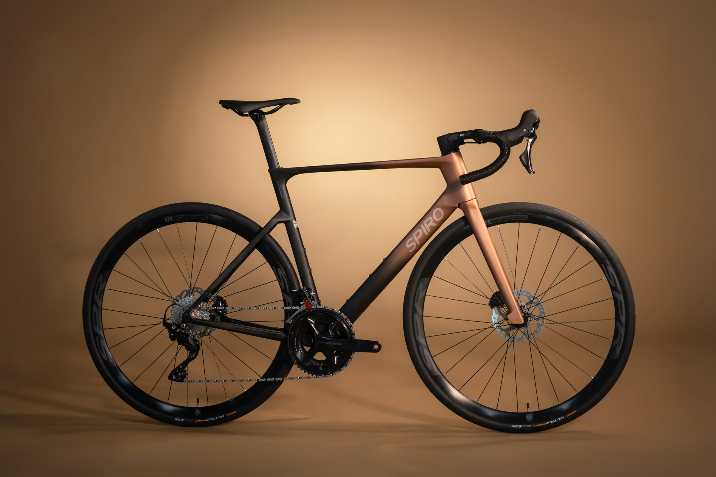 Bicicleta de ruta en carbono LEGEND BALAY Grupo Shimano 105 12 velocidades