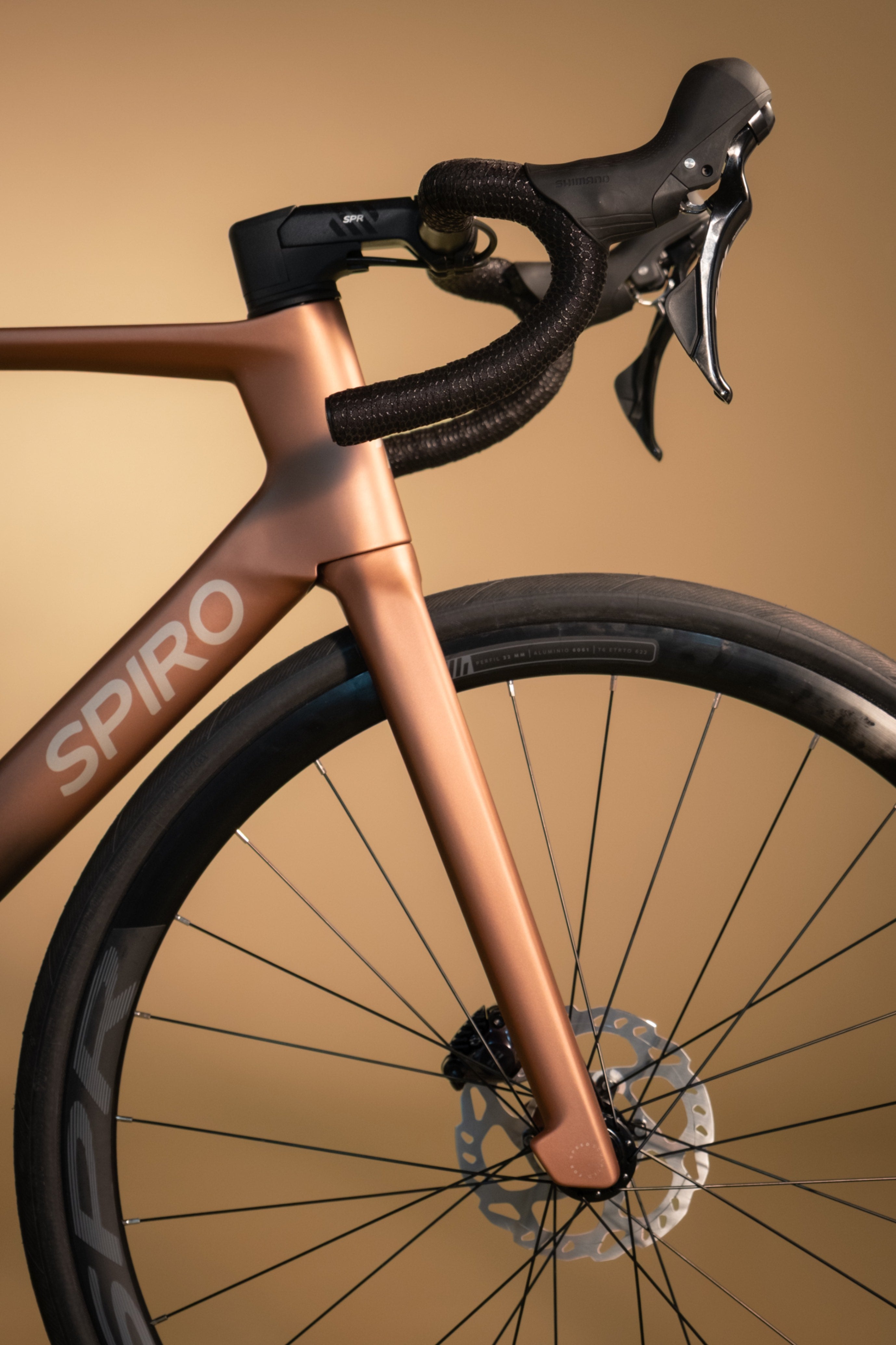 Bicicleta de ruta en carbono LEGEND BALAY Grupo Shimano 105 12 velocidades