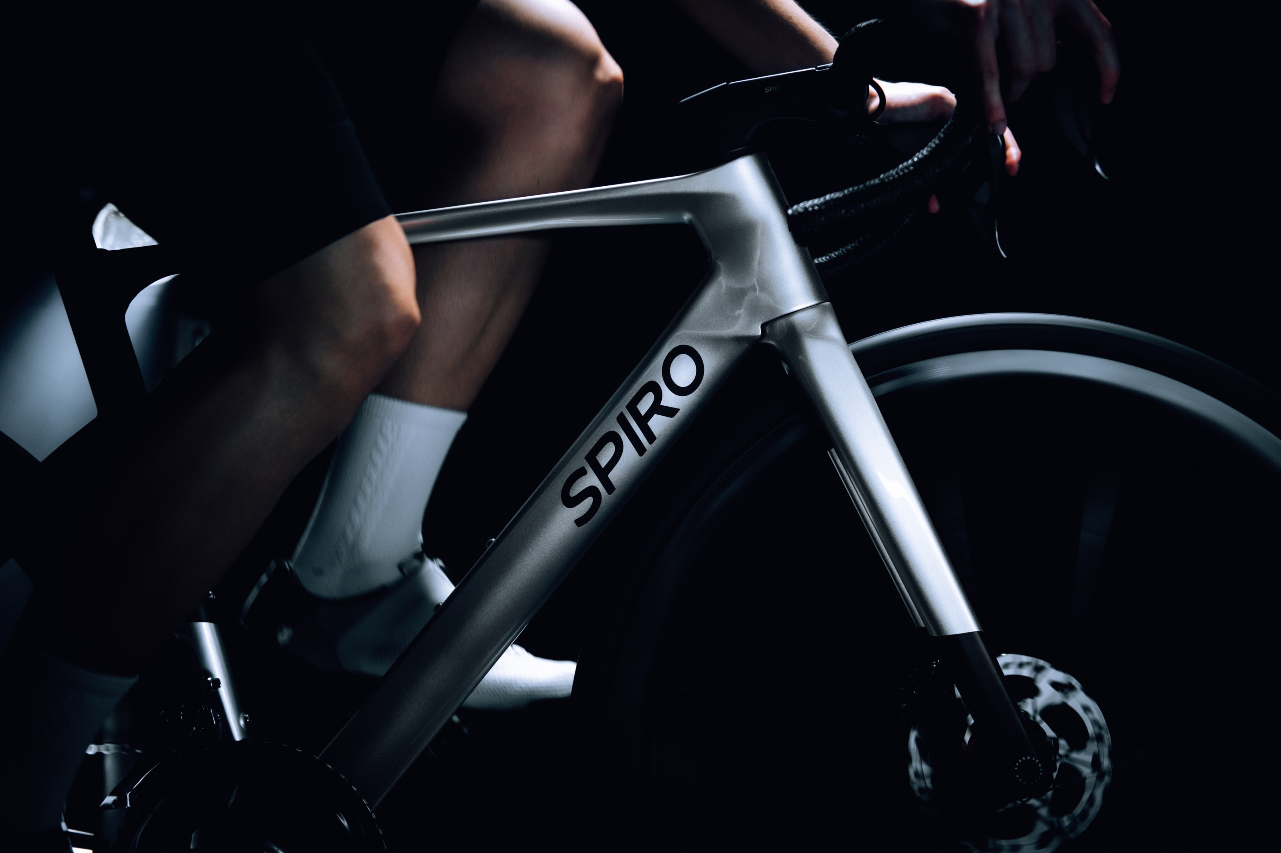 Bicicleta de ruta en carbono LEGEND TUMBAGA Grupo Shimano 105 DI2 12 velocidades