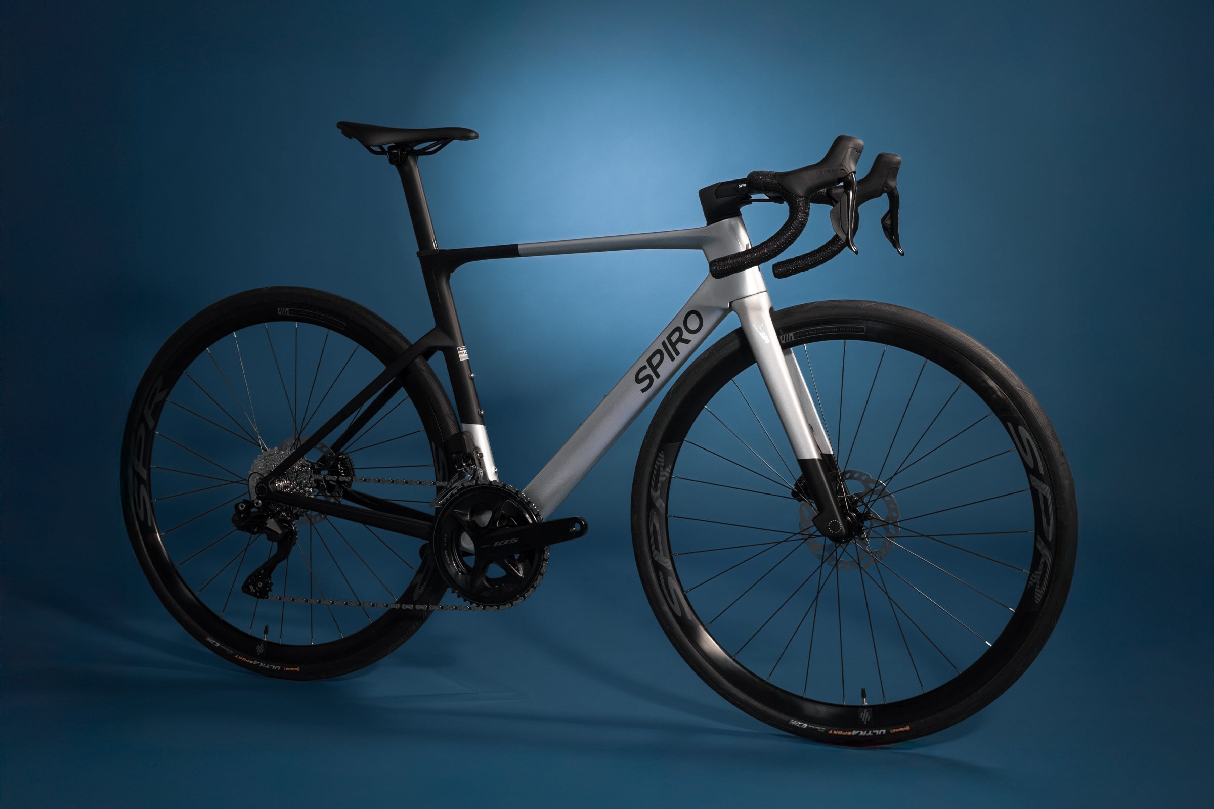 Bicicleta de ruta en carbono LEGEND TUMBAGA Grupo Shimano 105 DI2 12 velocidades