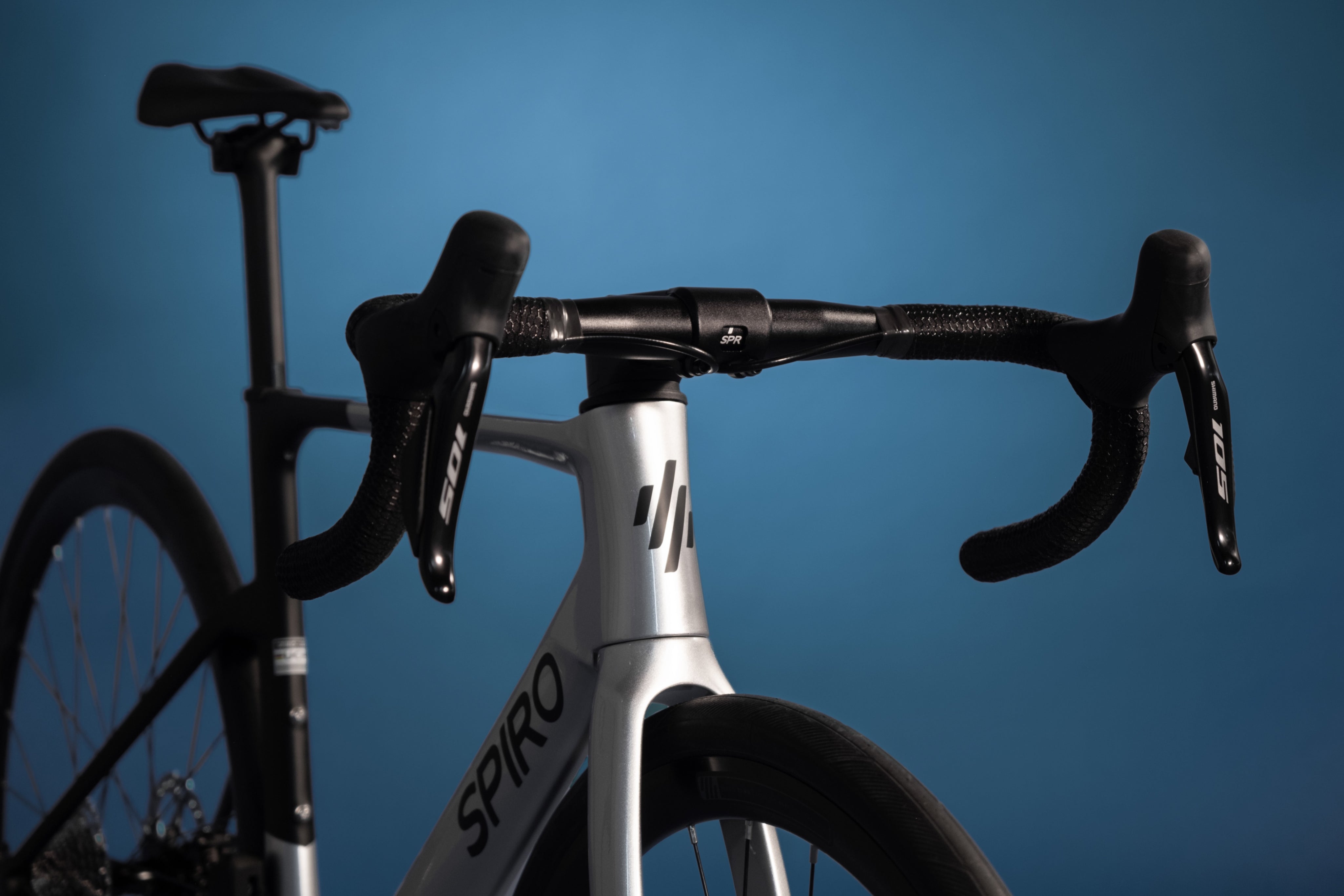 Bicicleta de ruta en carbono LEGEND TUMBAGA Grupo Shimano 105 DI2 12 velocidades