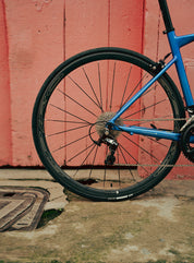 Ruedas de aluminio SPR RACE RC30 para bicicletas de ruta con freno de herradura, diseñadas para ofrecer resistencia, ligereza y un rendimiento óptimo en carretera.