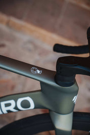 Bicicleta de ruta LEGEND DISC AERO grupo Shimano 105 DI2 2X12 Vel.