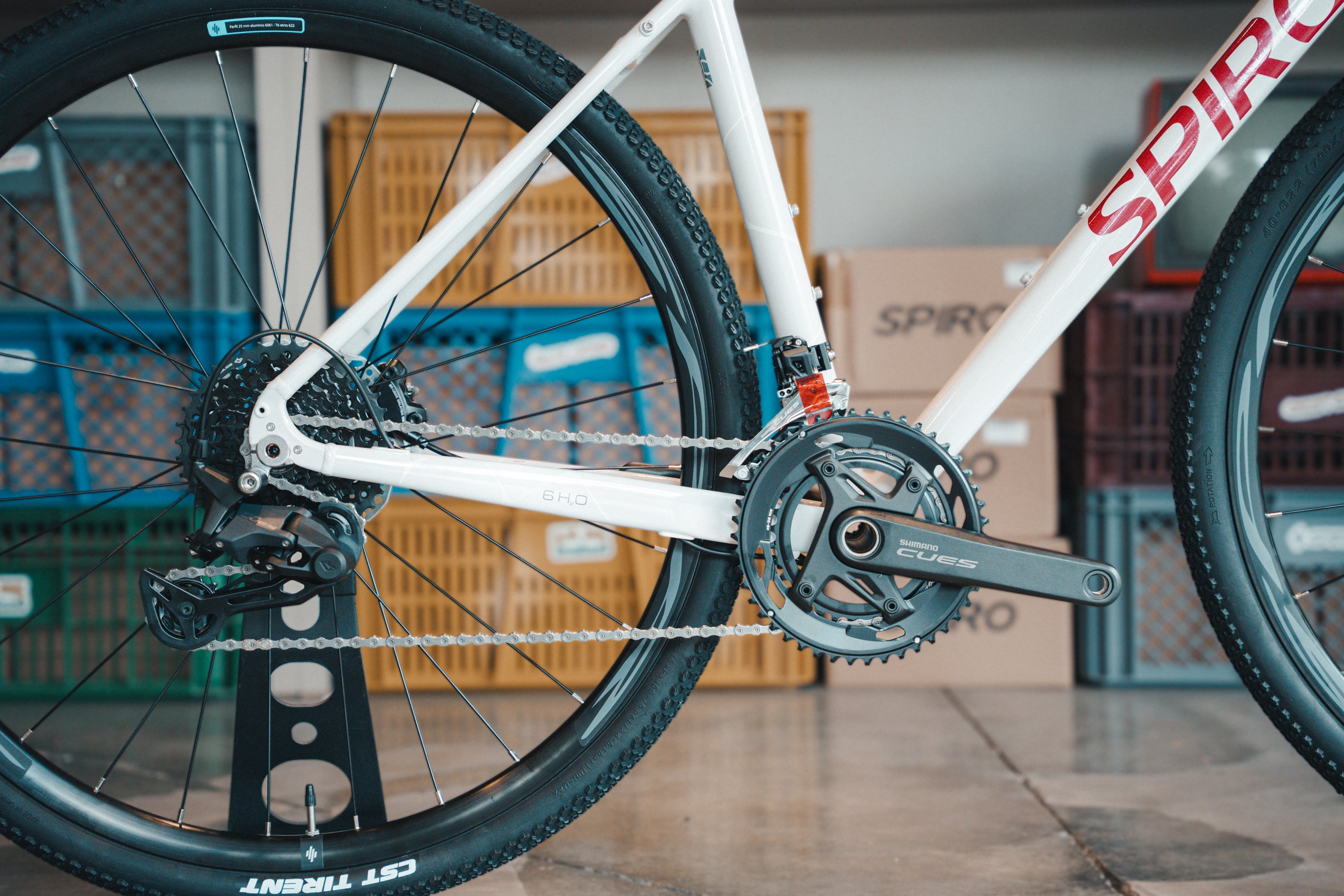 Bicicleta de gravel MÍTICA grupo Shimano Cues 2x10 Vel.