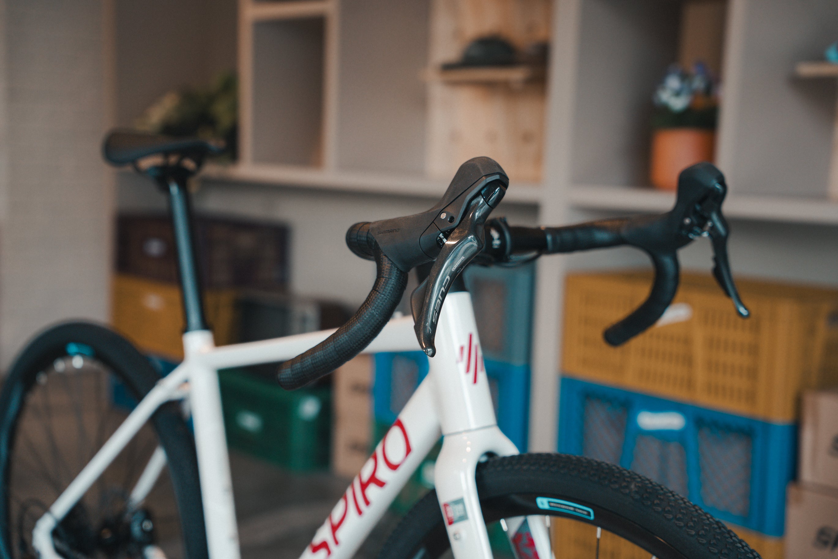 Bicicleta de gravel MÍTICA grupo Shimano Cues 2x10 Vel.