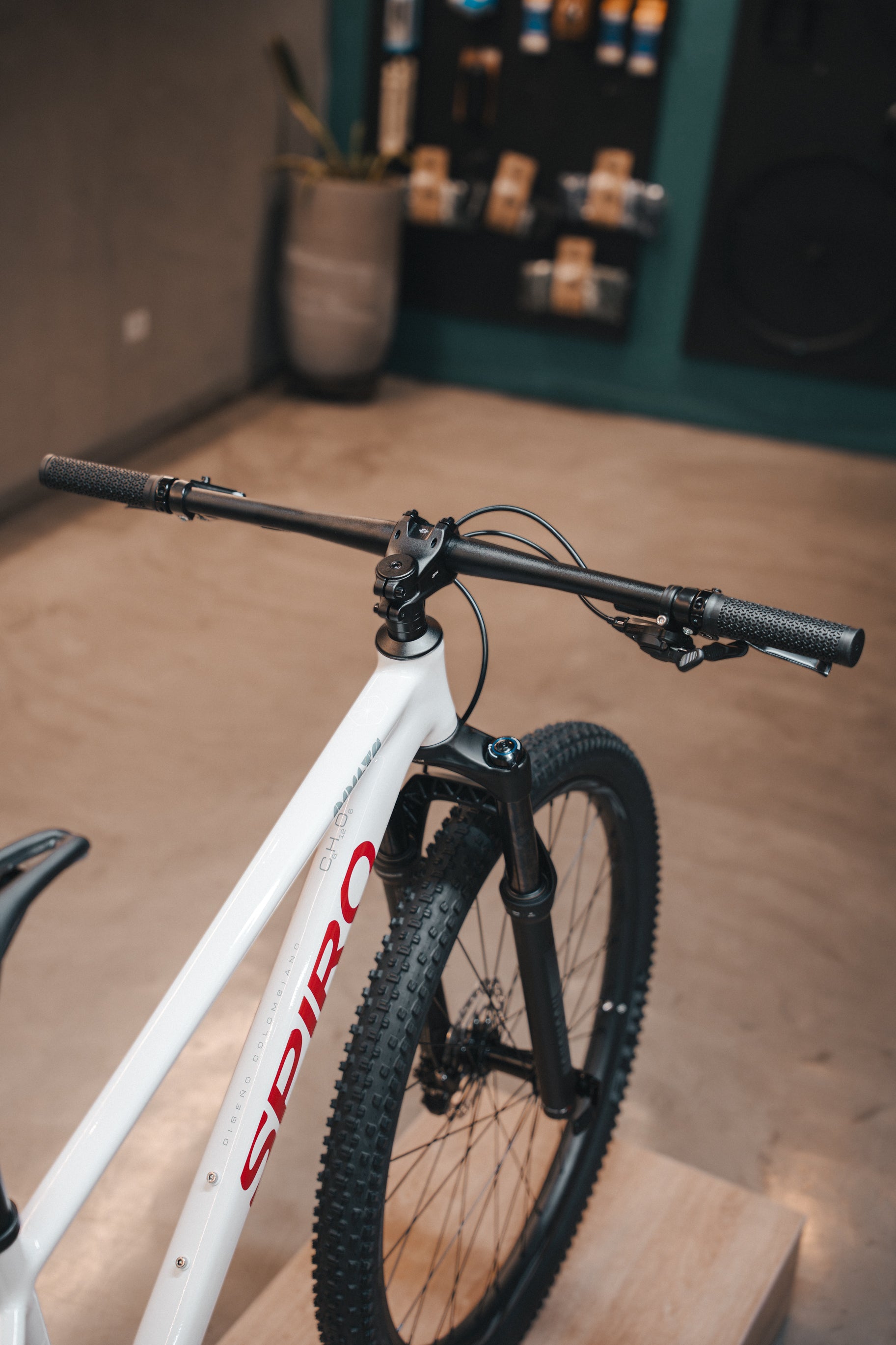 Bicicleta de montaña OCULTA grupo Shimano Deore NS 1X12 Vel.