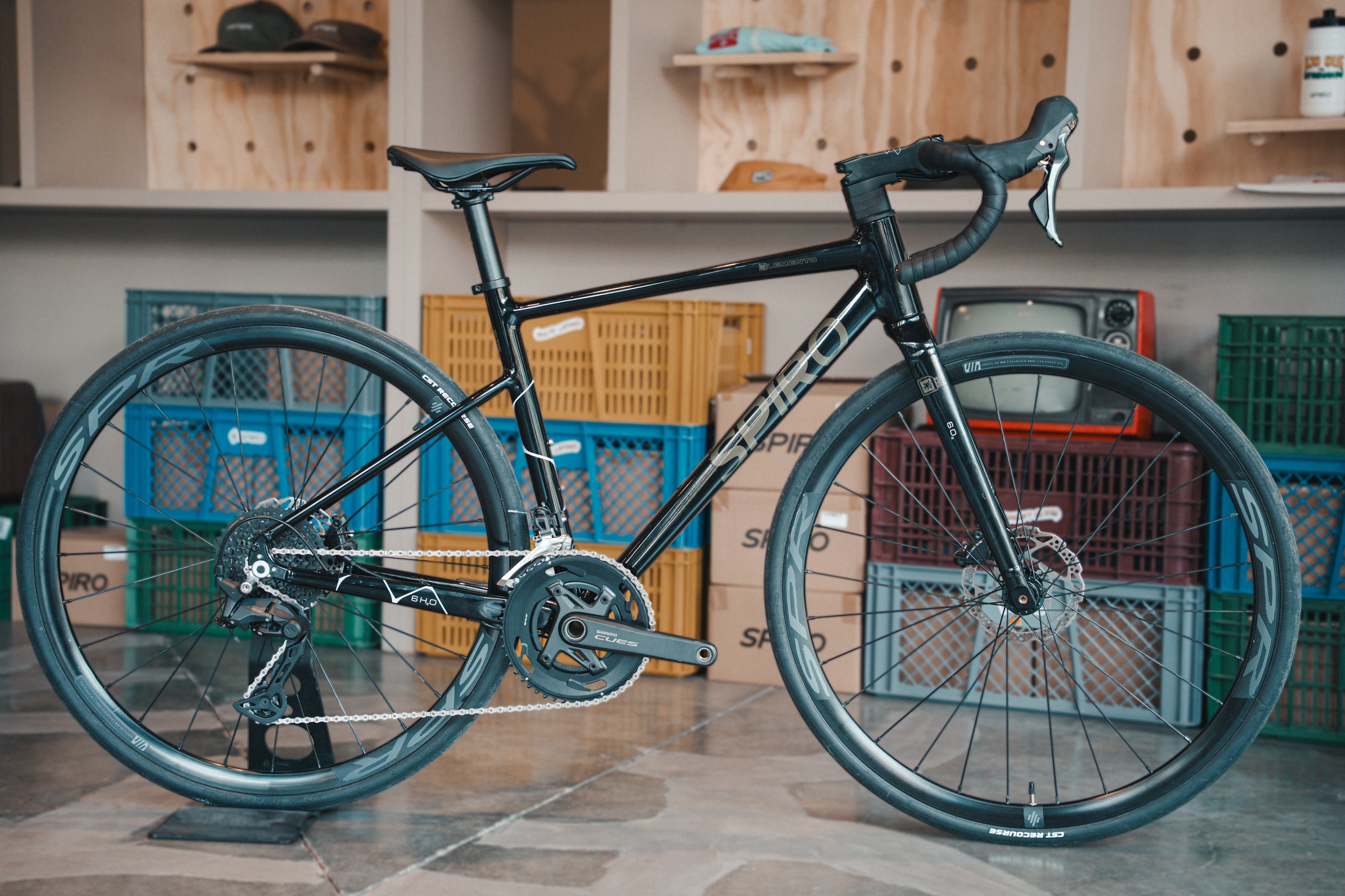 Bicicleta de ruta ELEMENTO grupo CUES 2x10 vel.