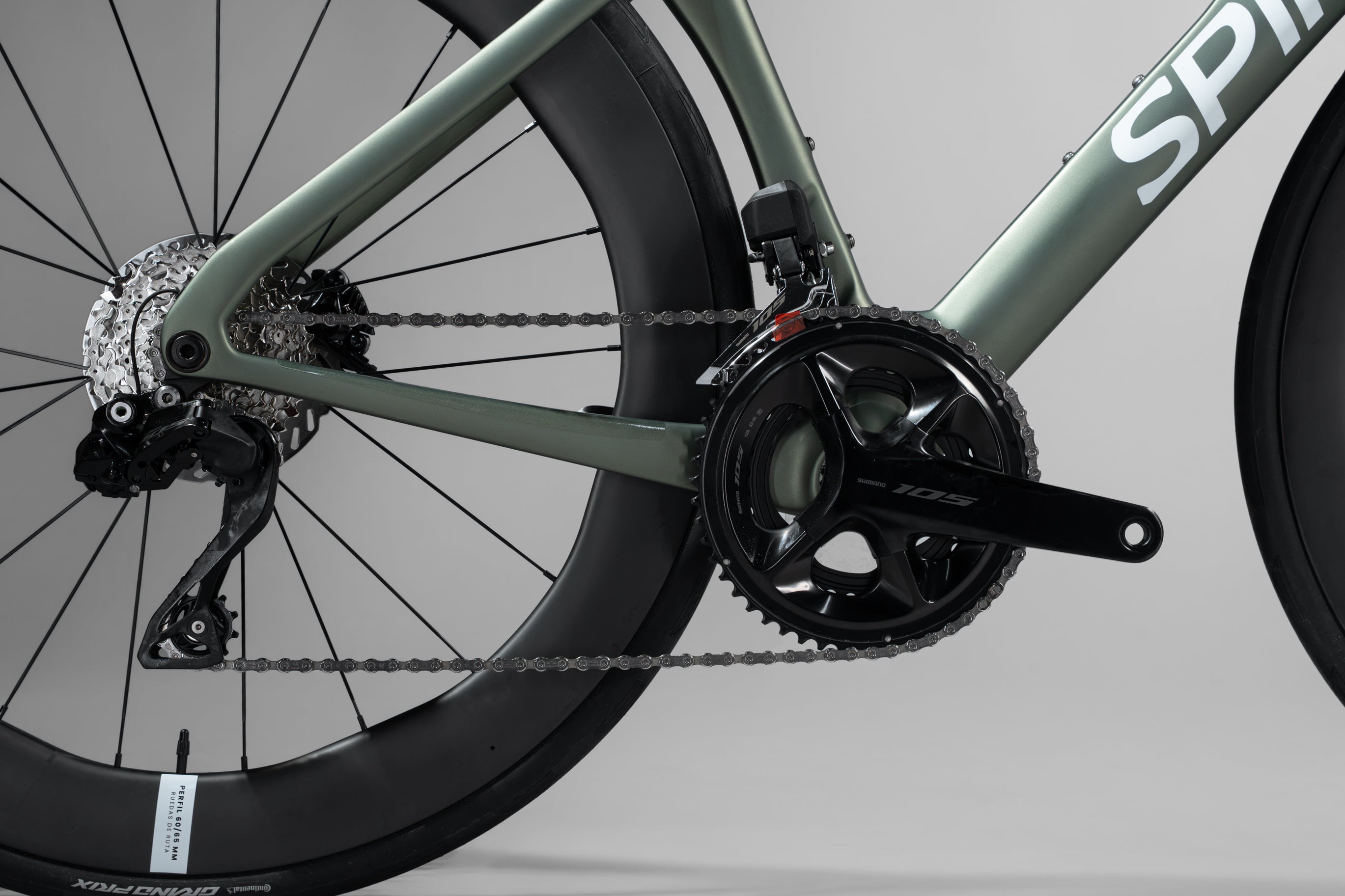 Bicicleta de ruta LEGEND DISC AERO grupo Shimano 105 DI2 2X12 Vel.