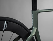 Bicicleta de ruta LEGEND DISC AERO grupo Shimano 105 DI2 2X12 Vel.