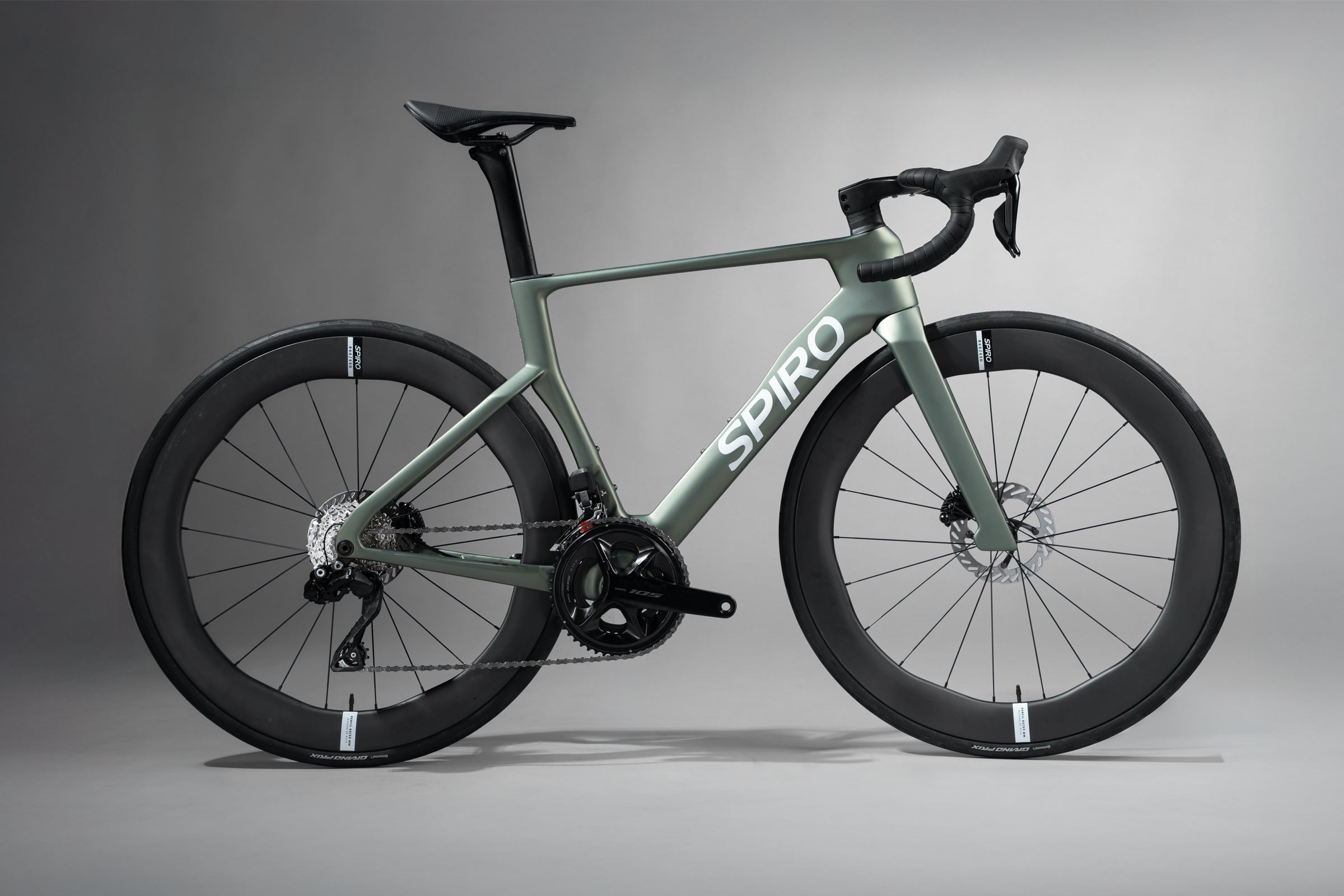 Bicicleta de ruta LEGEND DISC AERO grupo Shimano 105 DI2 2X12 Vel.