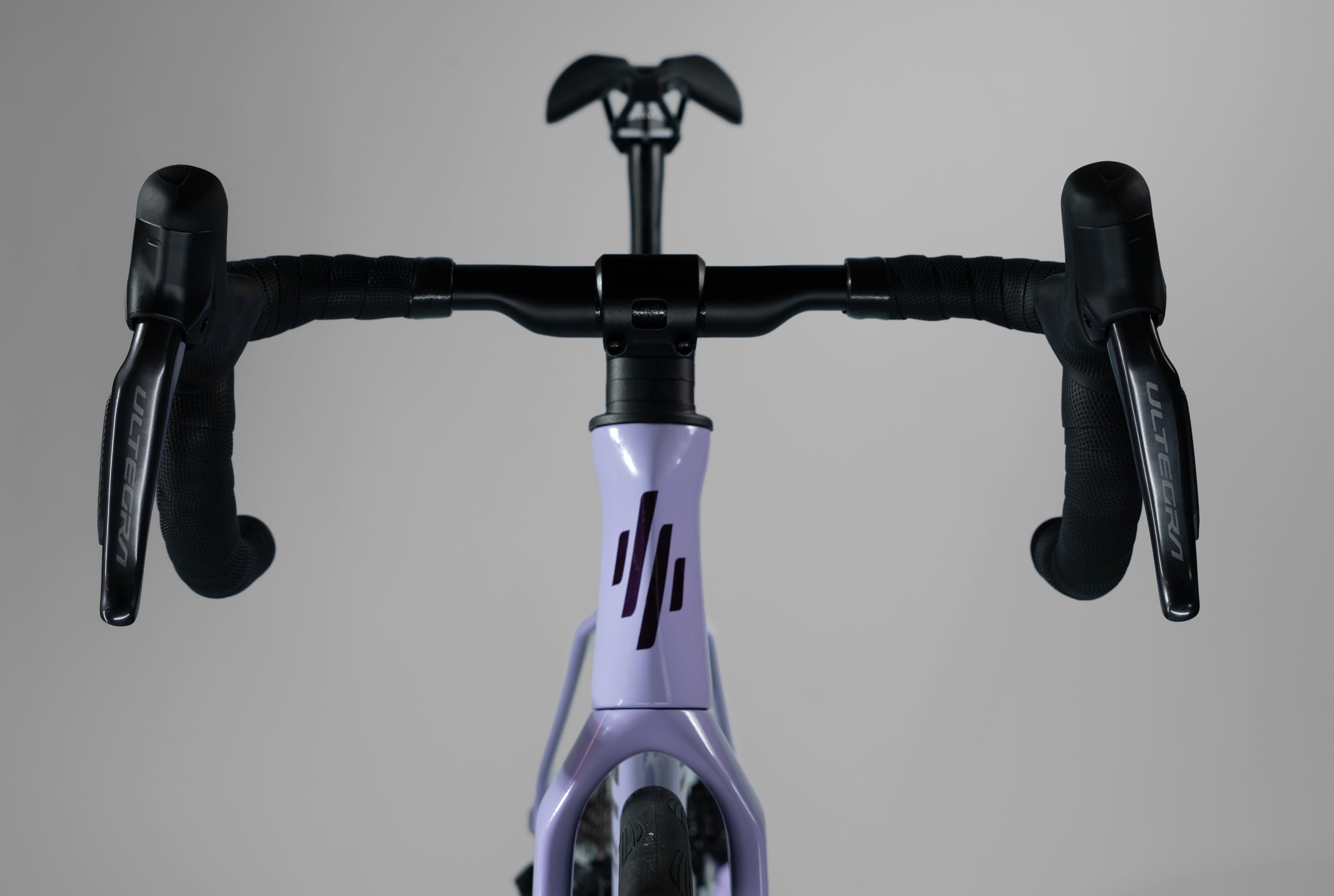 Bicicleta de ruta LEGEND DISC AERO grupo Shimano Ultegra DI2 2X12 Vel.