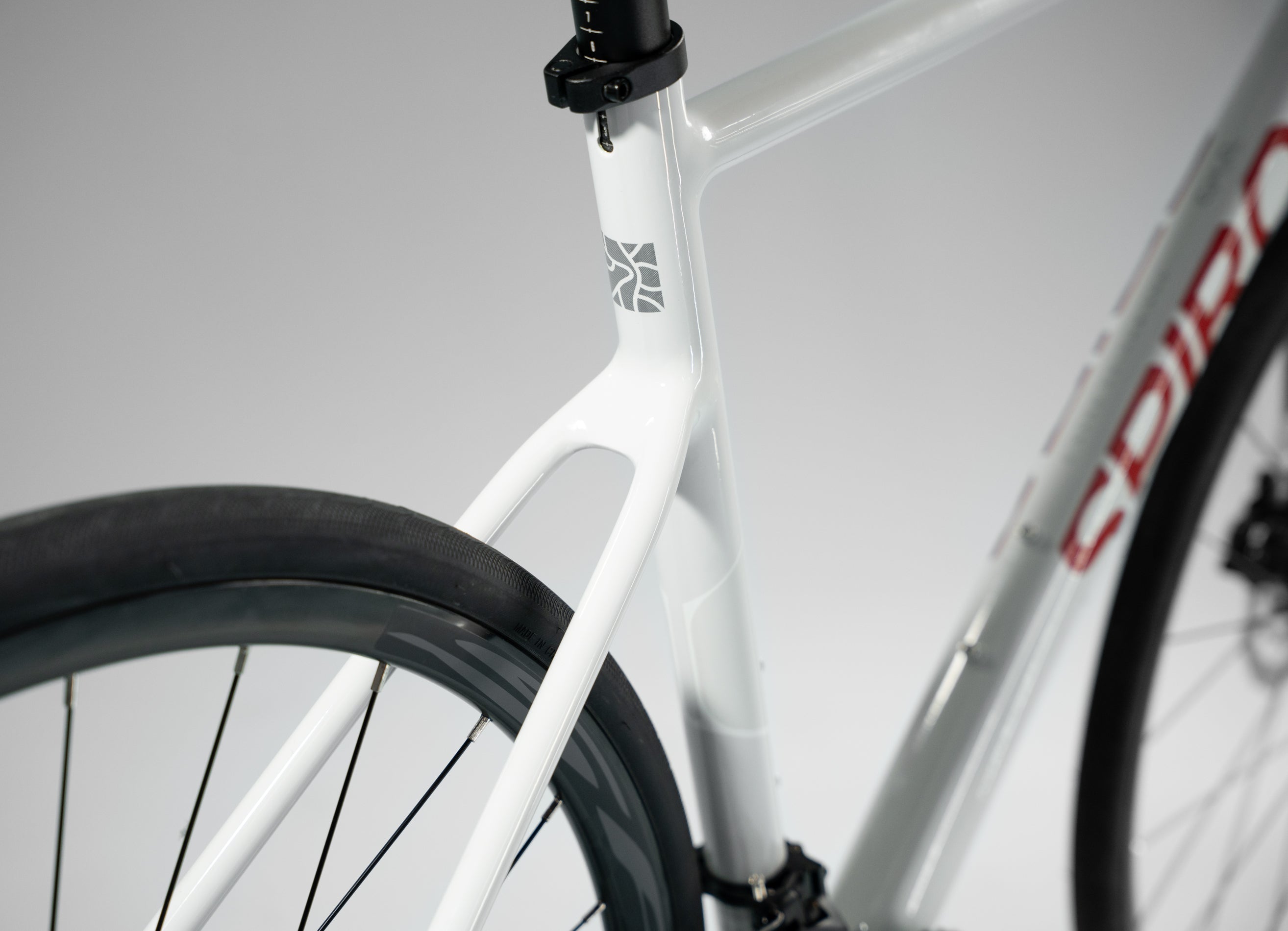 Bicicleta de ruta ELEMENTO grupo LTWOO R5 2x9 vel.