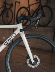 Bicicleta de ruta FREEDOM grupo Shimano 105 2X12 vel.