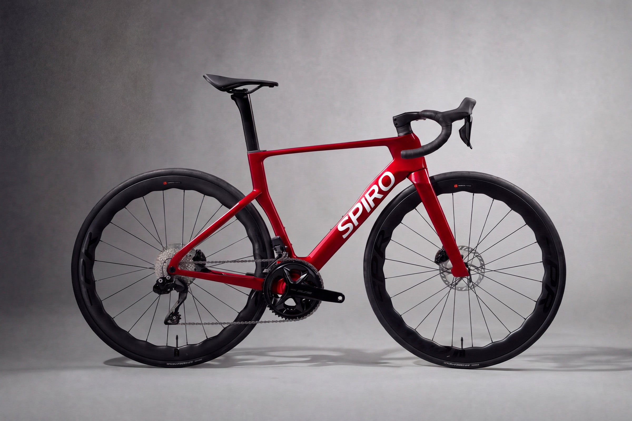 Bicicleta_ruta_Legend_Aero_Shimano_Ruedas_Onduladas_bocadillo.jpg