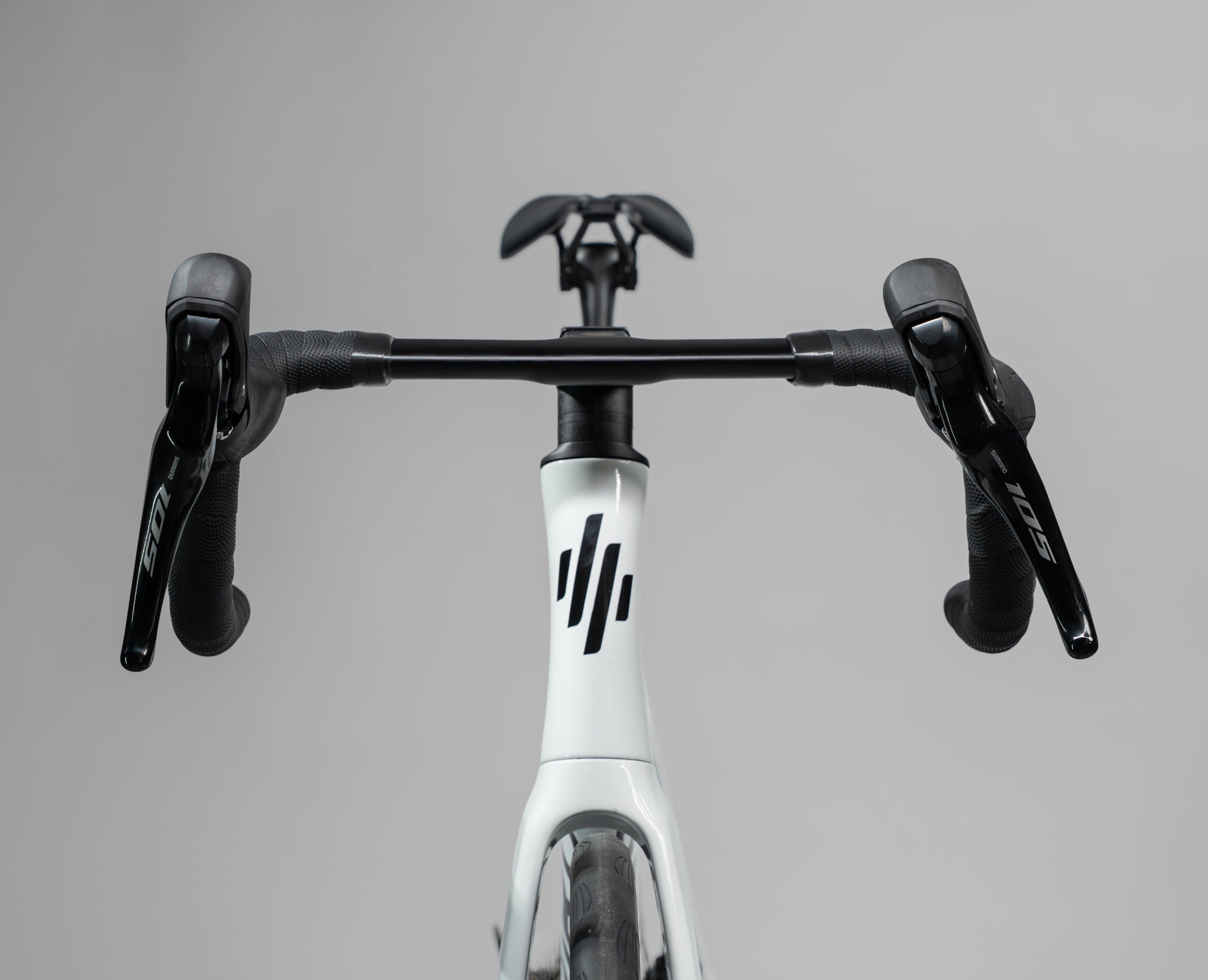 Bicicleta de ruta LEGEND SL grupo Shimano 105 2x12 Vel.