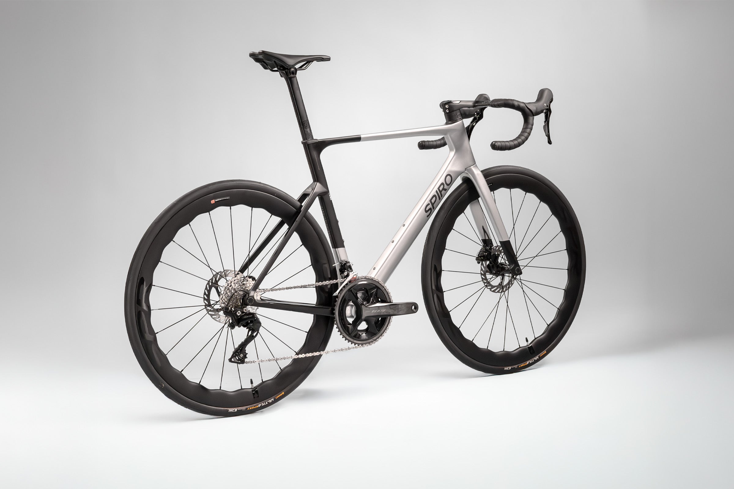 Bicicleta de ruta LEGEND SL en carbono Shimano 105