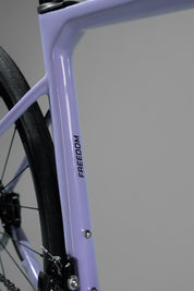 Bicicleta de ruta FREEDOM grupo Shimano 105 2X12 vel.