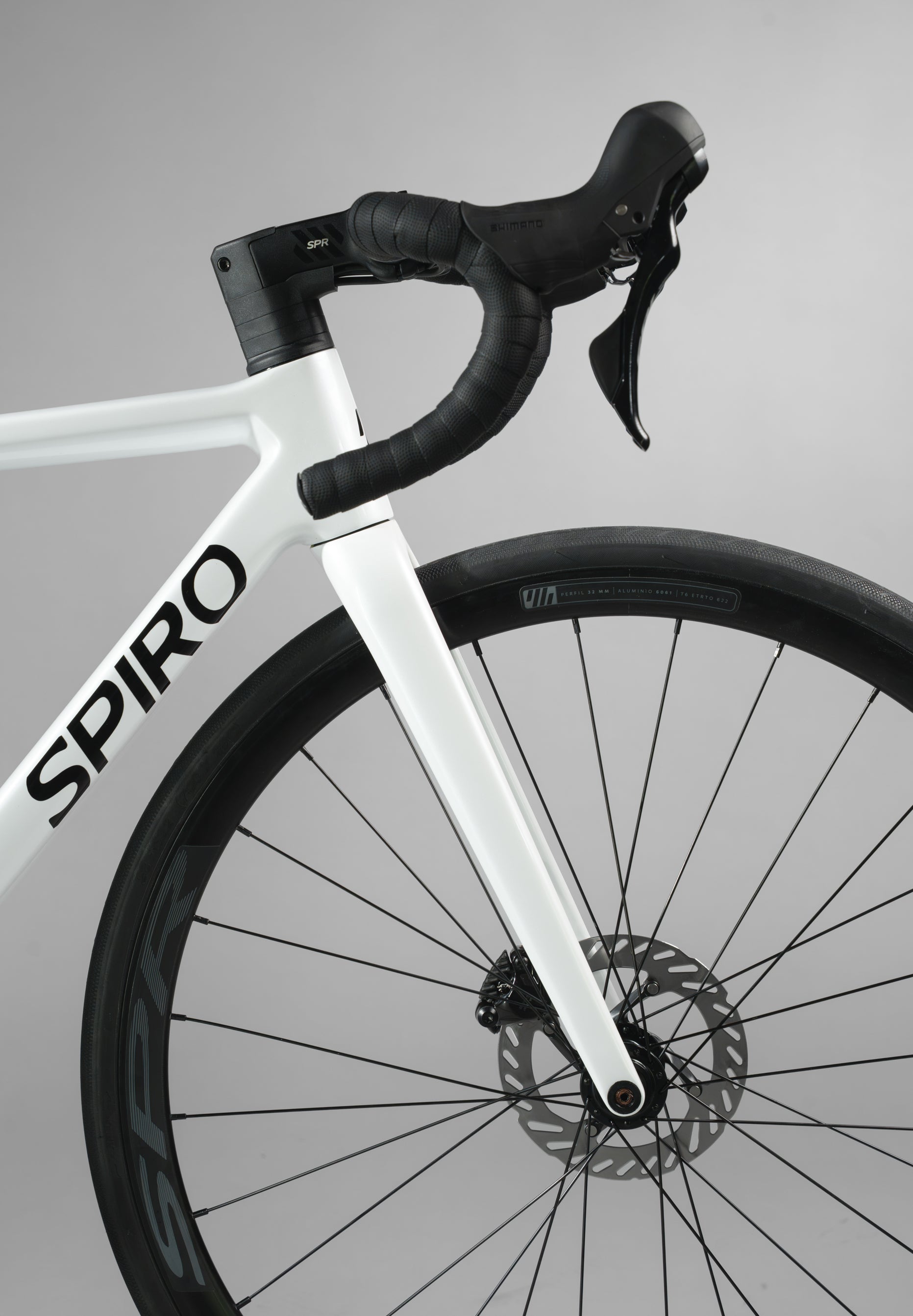 Bicicleta de ruta FREEDOM grupo Shimano 105 2X12 vel.