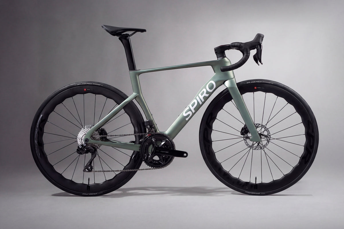 Bicicleta de ruta LEGEND AERO en carbono grupo Shimano 105 DI2 electrónico