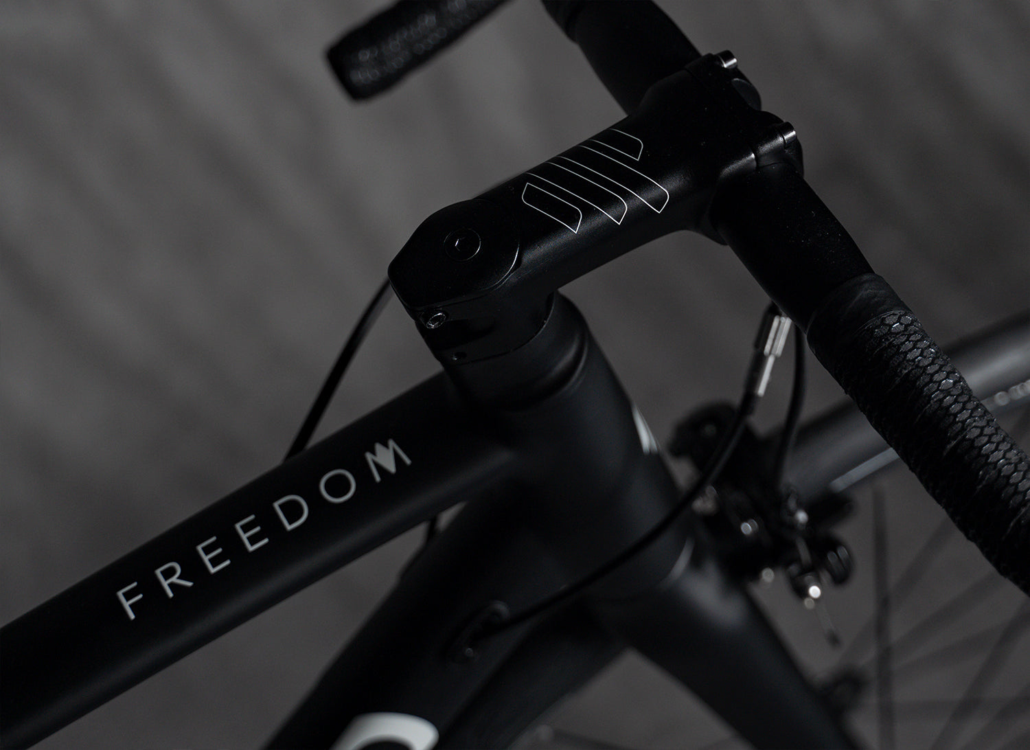 Bicicleta de ruta en aluminio ultraliviano FREEDOM