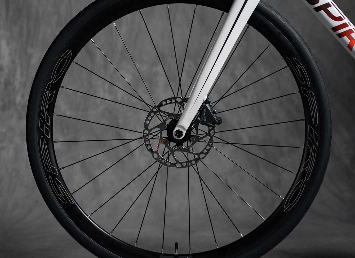 Bicicleta de ruta en aluminio ultraliviano FREEDOM DISC