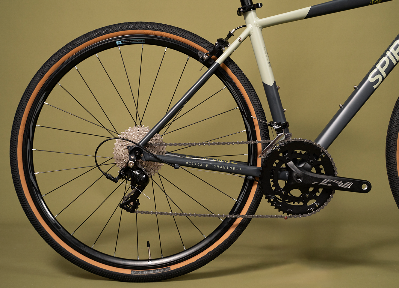 Bicicleta de gravel/ruta en aluminio Mítica Gonawindua