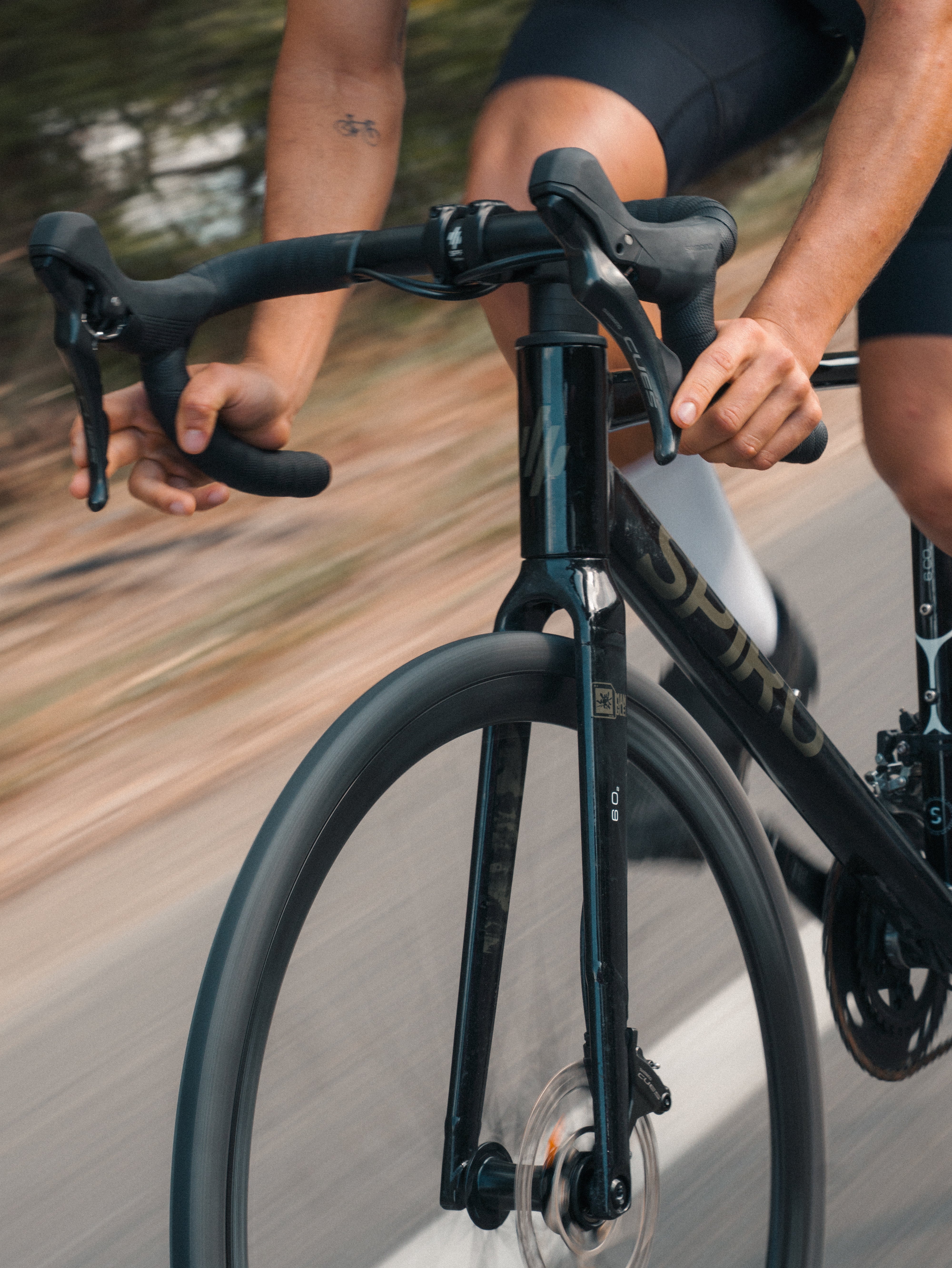 Bicicleta de ruta ELEMENTO en aluminio grupo CUES 2x10 vel.