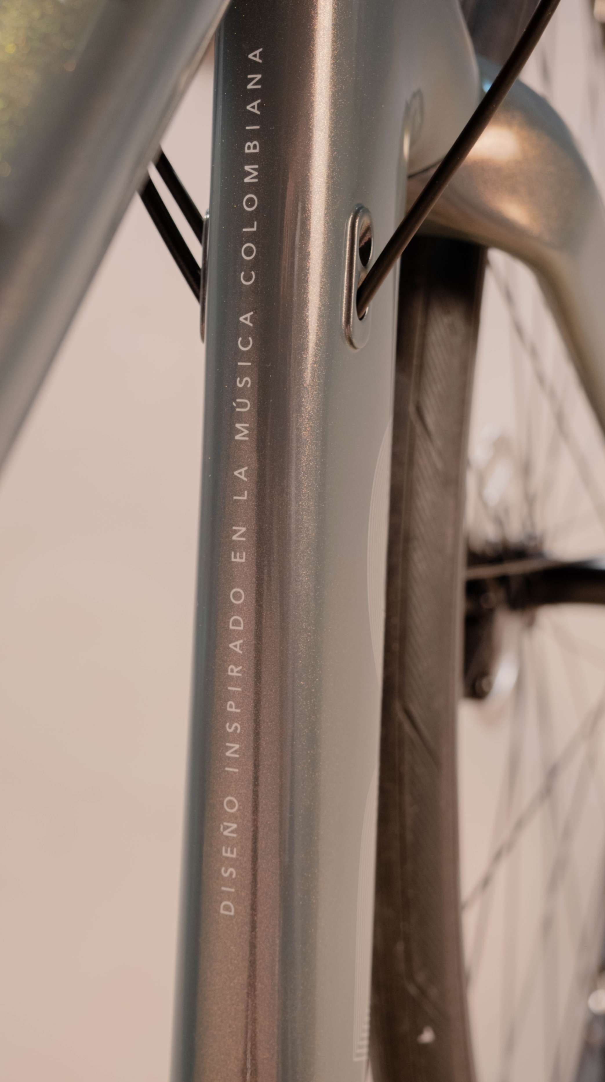 Bicicleta de ruta/gravel ORIGEN ALL ROAD en aluminio con tenedor en carbono y grupo LTWOO RX de 2x12 velocidades