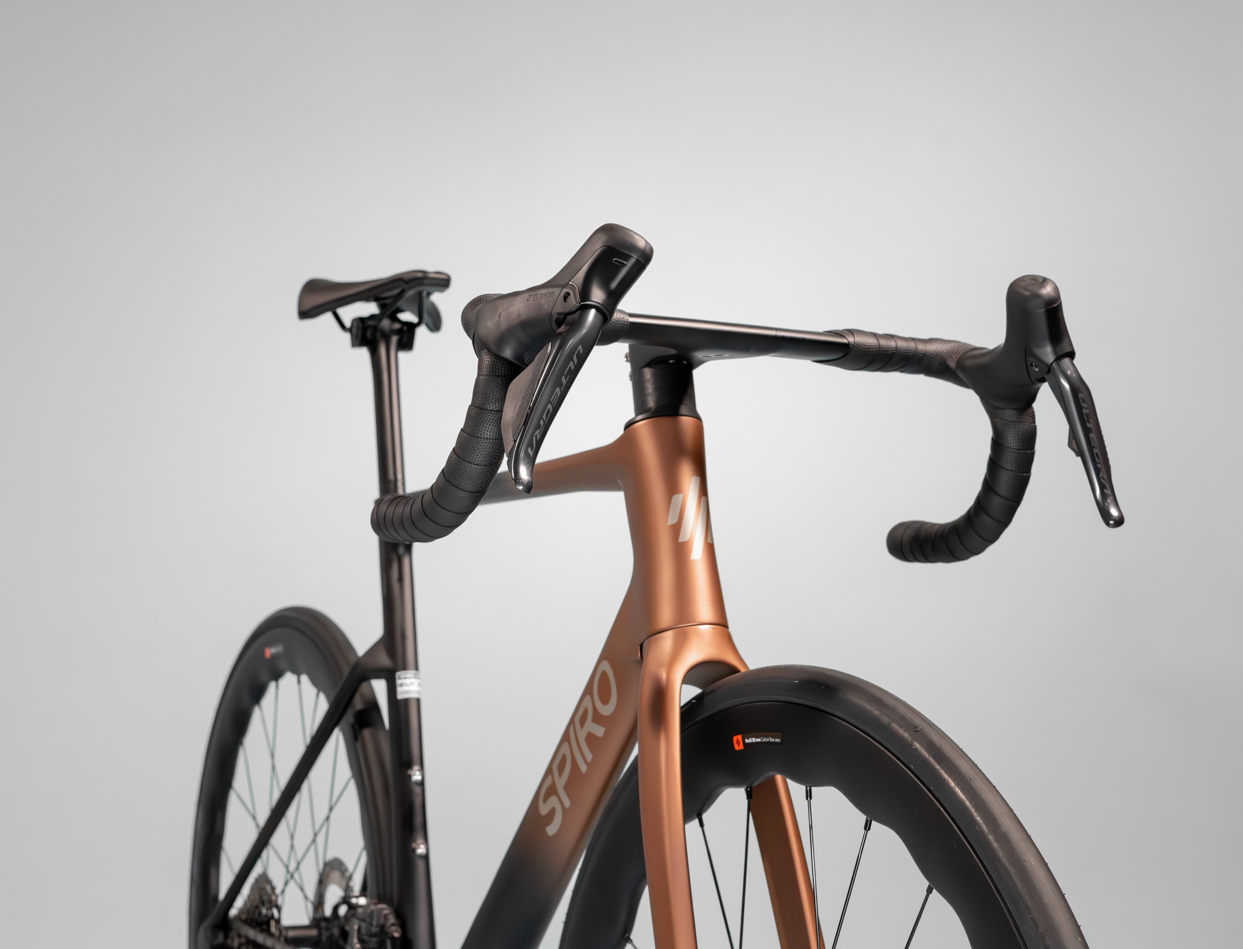 Bicicleta de ruta LEGEND SL en carbono Shimano Ultegra DI2