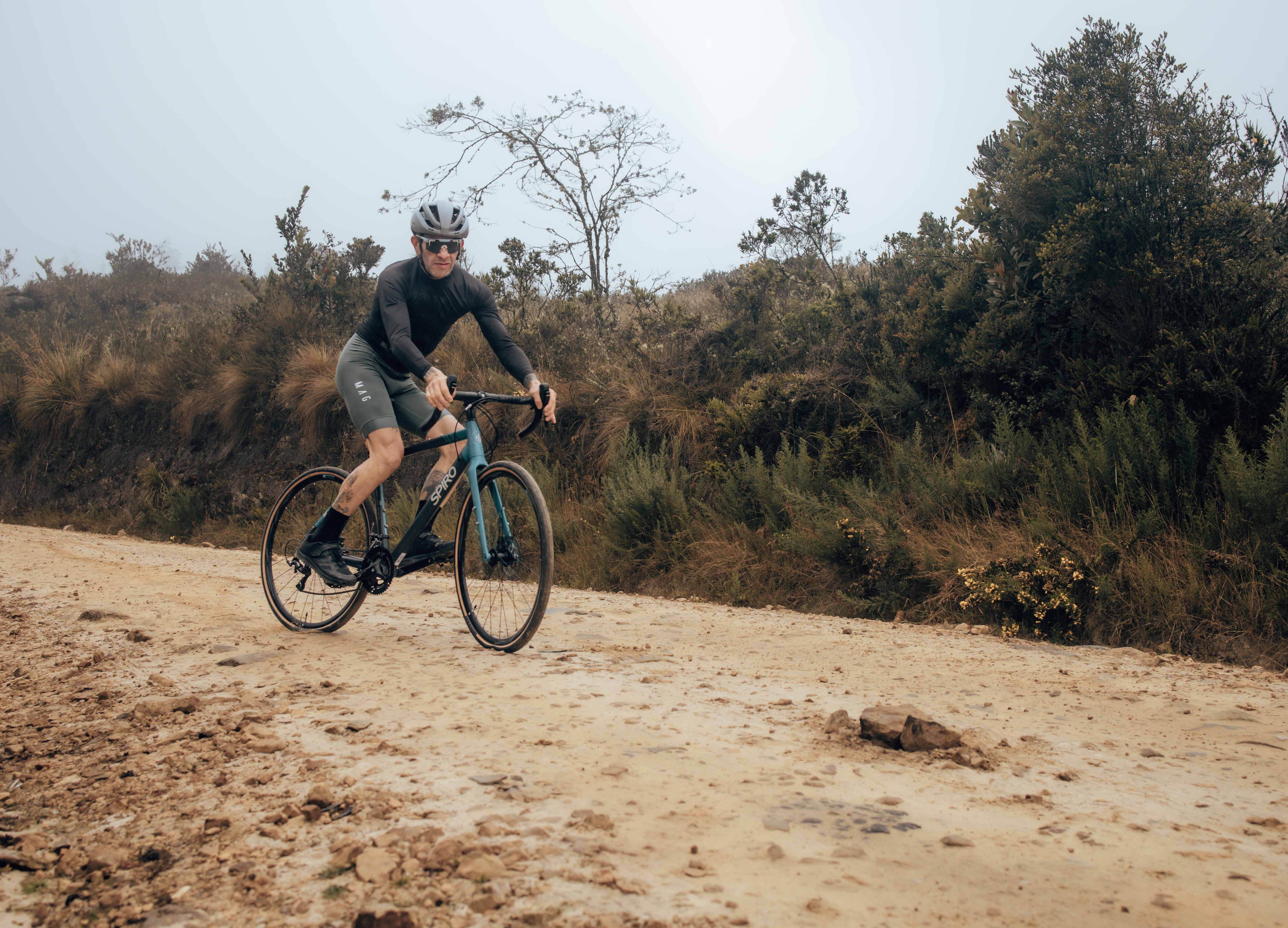 Bicicleta de gravel en aluminio MÍTICA DISC SUMAPAZ 9 velocidades