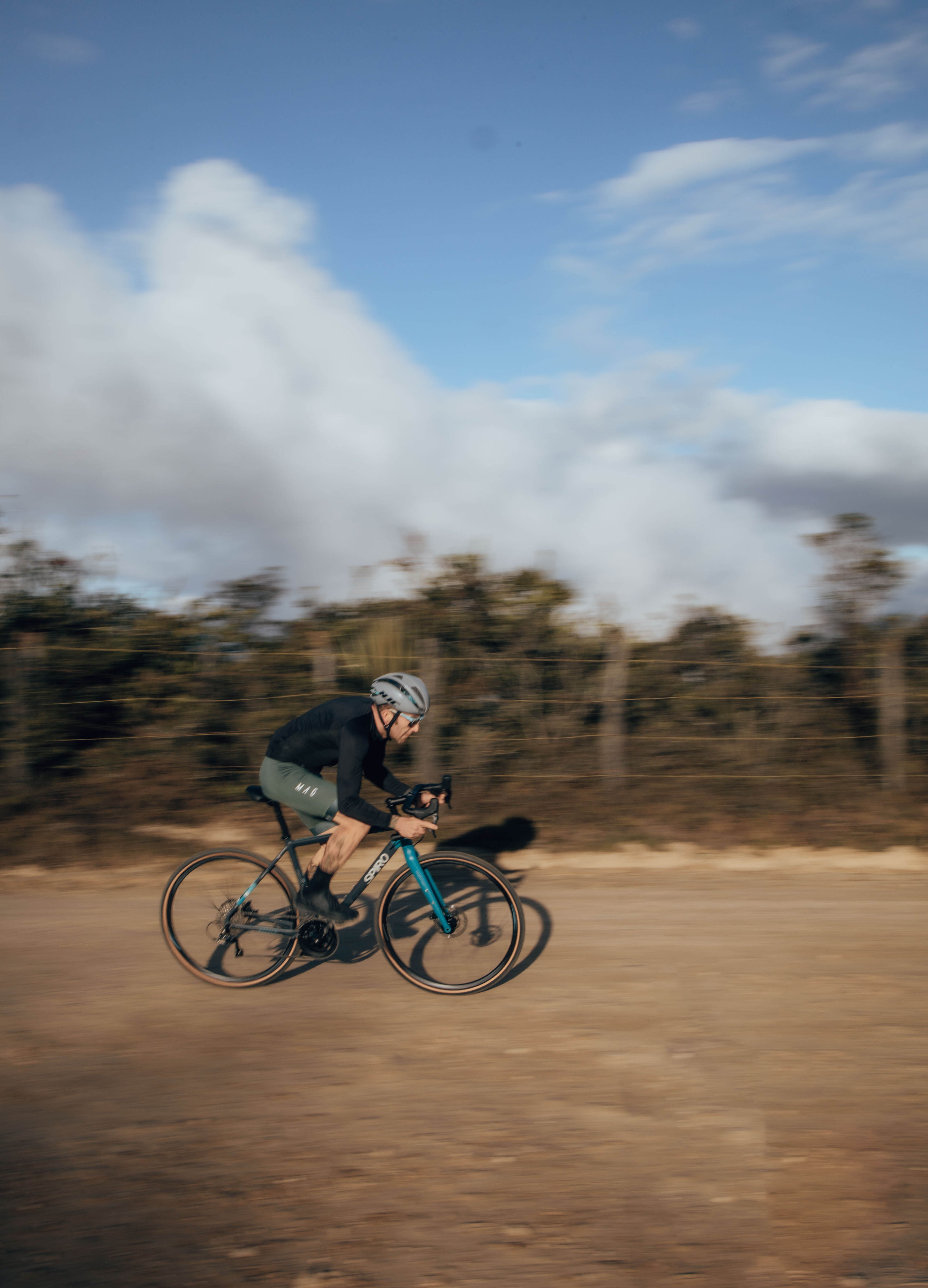 Bicicleta de gravel en aluminio MÍTICA DISC SUMAPAZ 9 velocidades