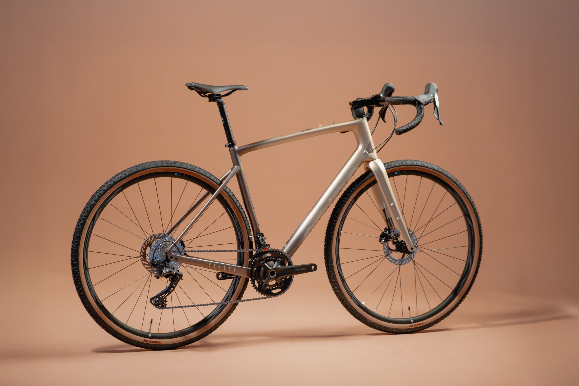 Bicicleta de gravel en carbono ORIGEN CUMBIA CLUB Grupo GRX 2x12 velocidades