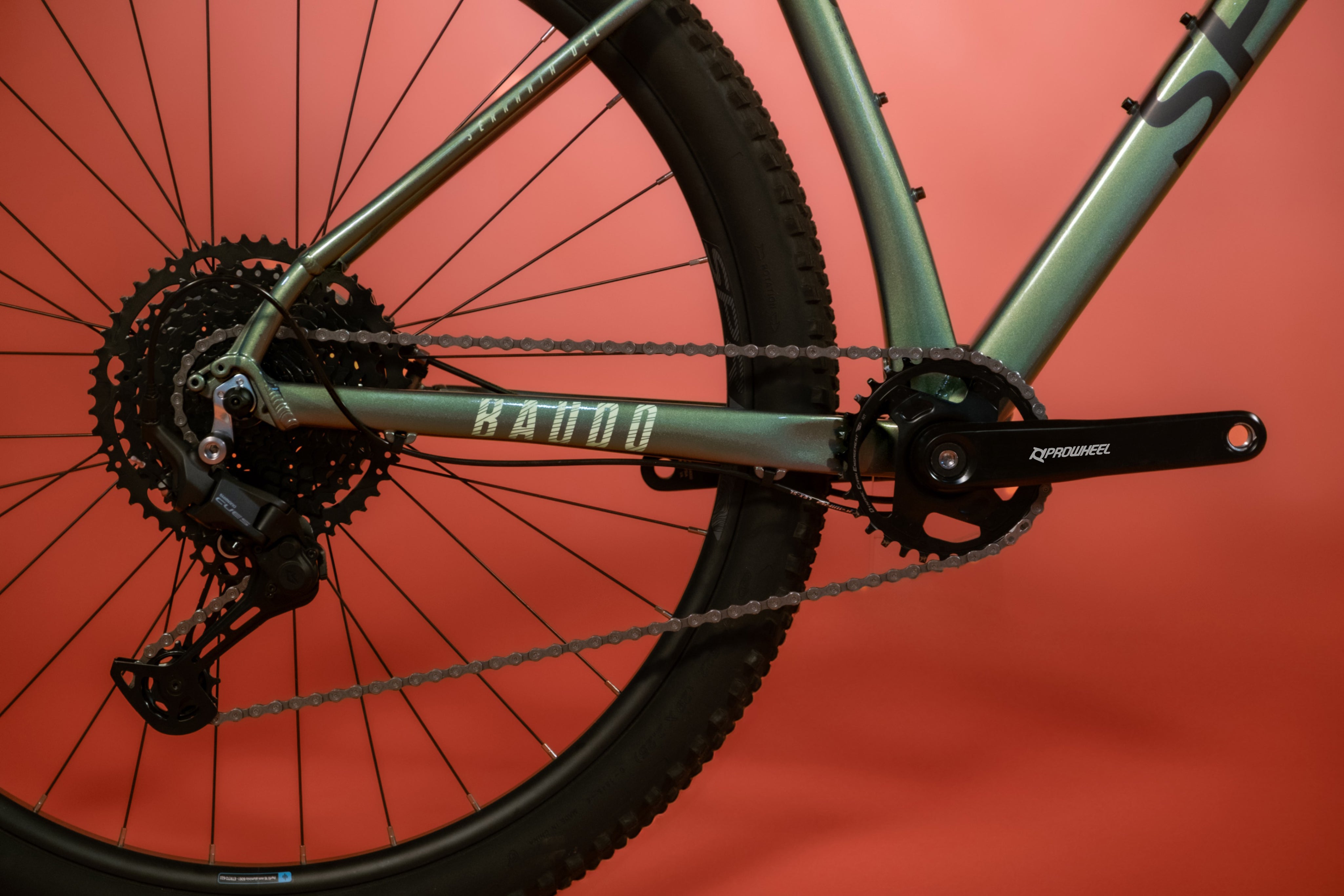 Bicicleta de MTB en aluminio GAIA BAUDÓ Grupo Shimano Cues 11 velocidades