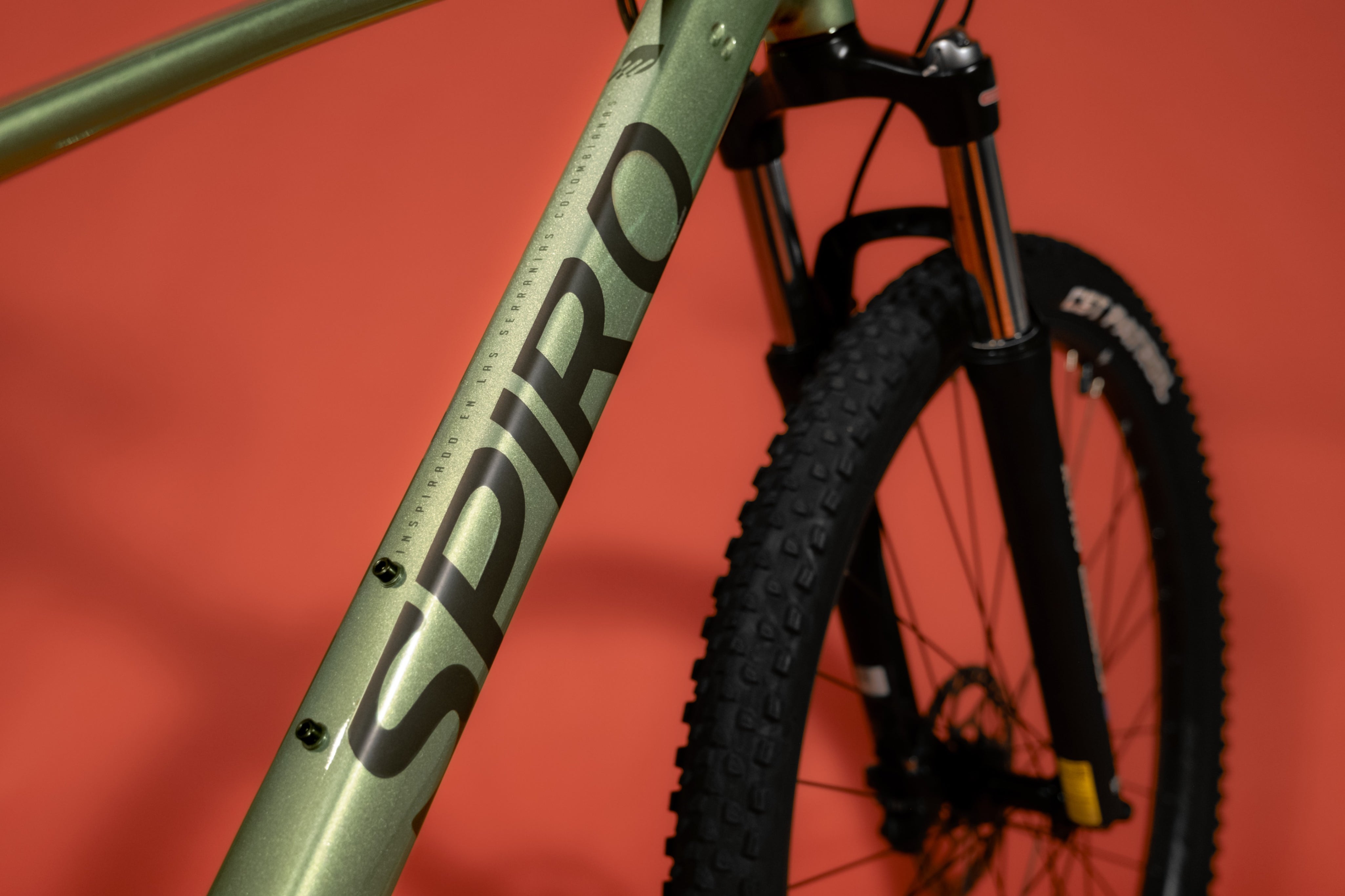 Bicicleta de MTB en aluminio GAIA BAUDÓ Grupo Shimano Deore NS 12 velocidades
