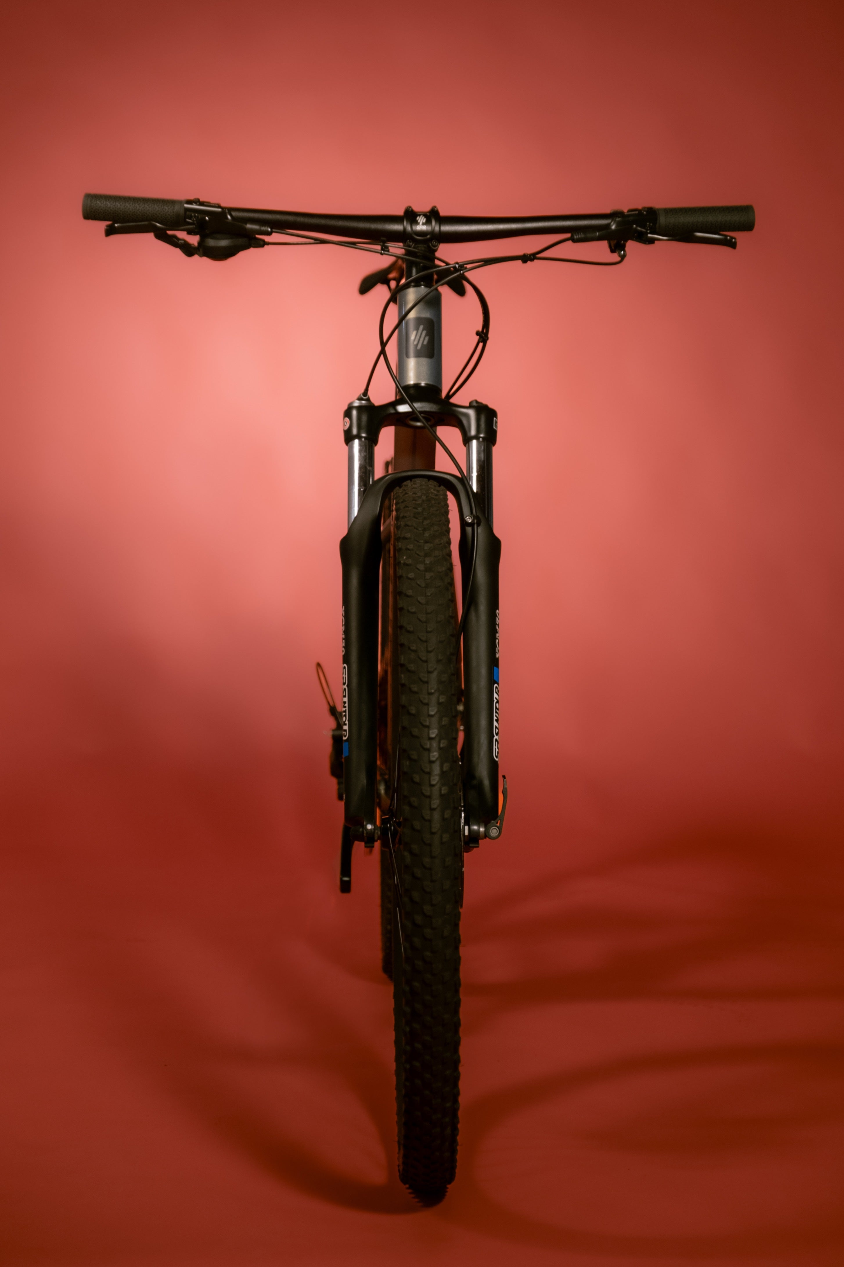 Bicicleta de MTB en aluminio GAIA BAUDÓ Grupo Shimano Deore NS 12 velocidades