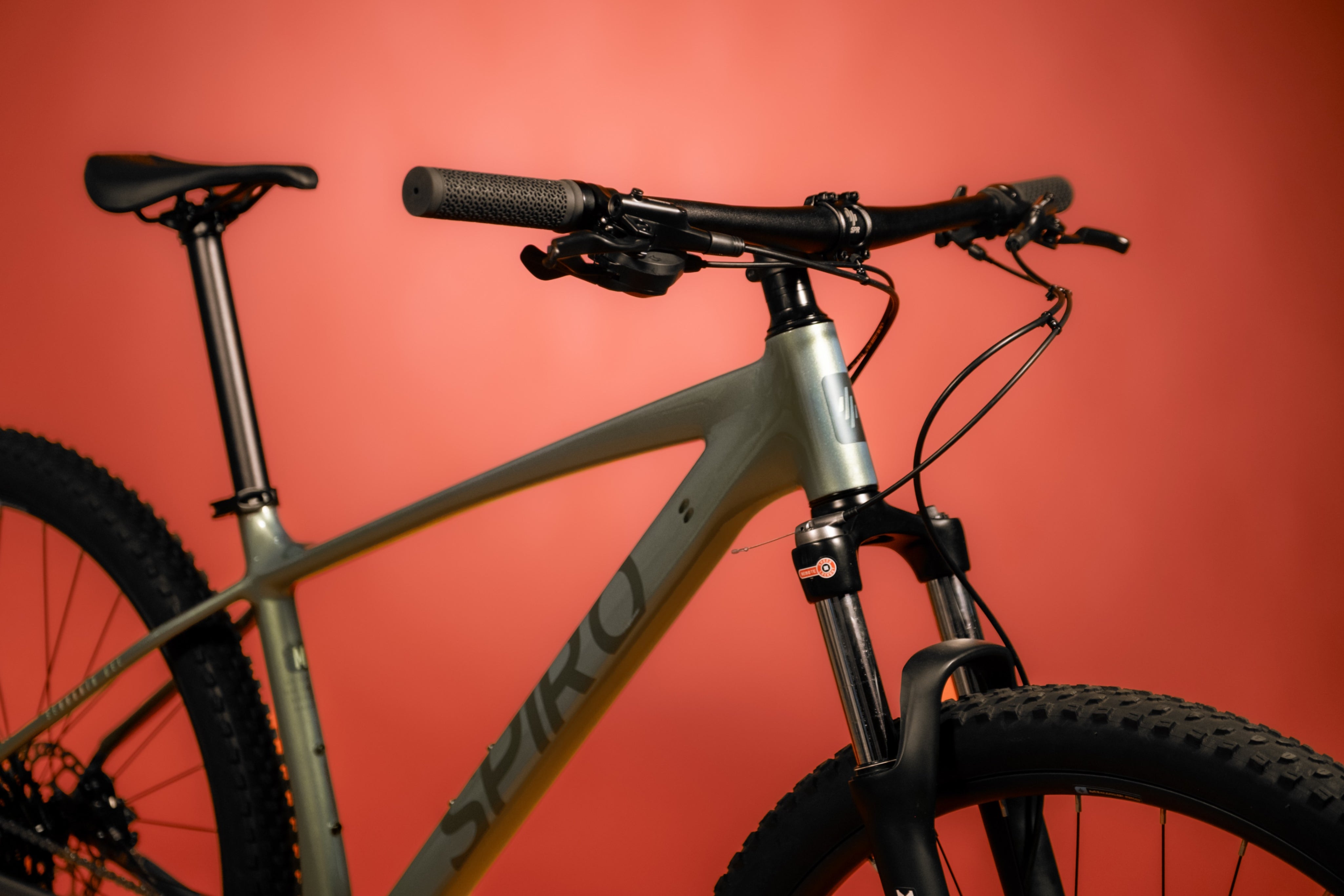 Bicicleta de MTB en aluminio GAIA BAUDÓ Grupo Shimano Deore NS 12 velocidades