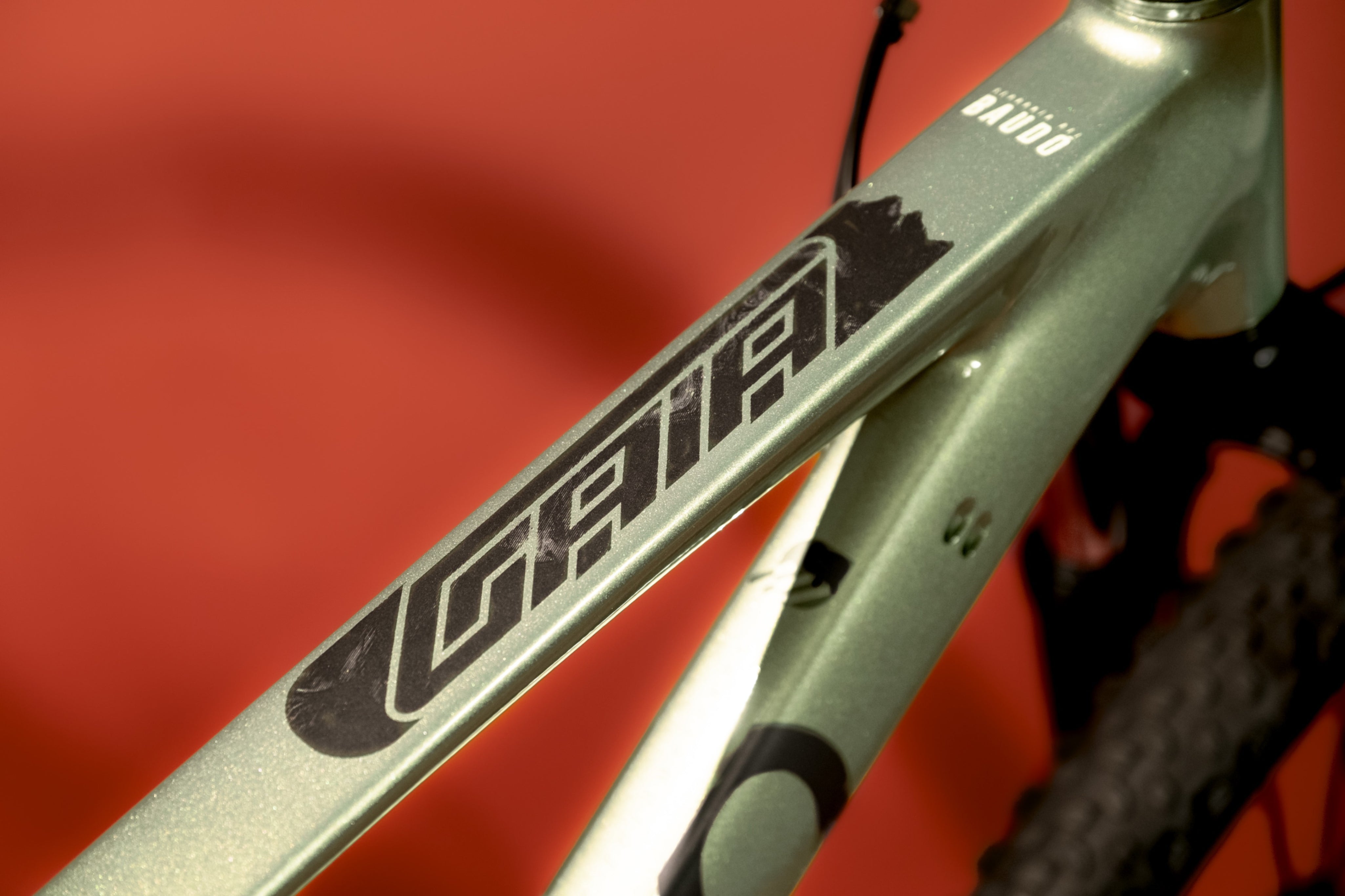 Bicicleta de MTB en aluminio GAIA BAUDÓ Grupo Shimano Deore NS 12 velocidades