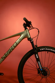Bicicleta de MTB en aluminio GAIA BAUDÓ Grupo Shimano Deore NS 12 velocidades