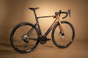 Bicicleta de ruta en carbono LEGEND BALAY Grupo Shimano 105 12 velocidades