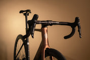 Bicicleta de ruta en carbono LEGEND BALAY Grupo Shimano 105 DI2 12 velocidades