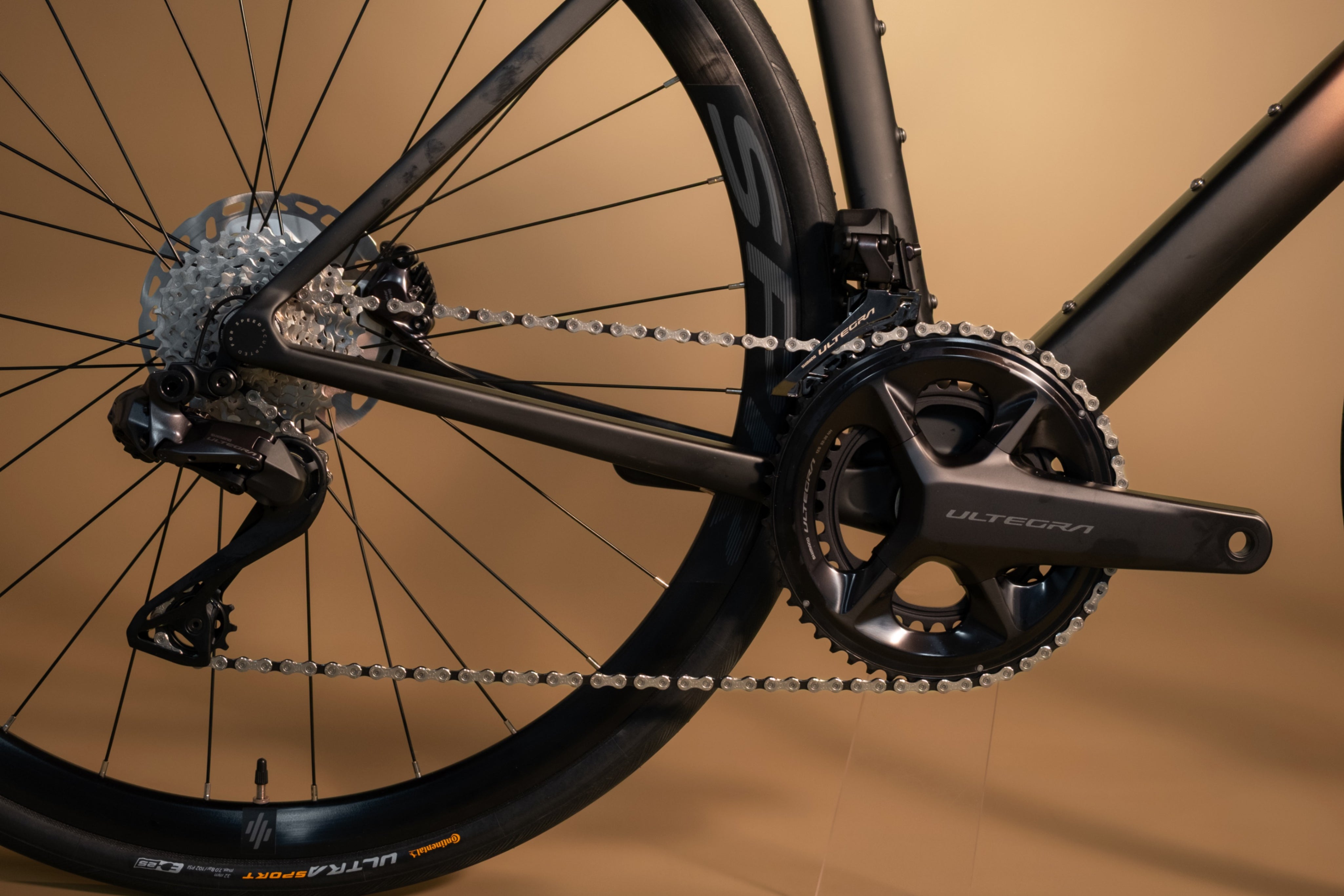 Bicicleta de ruta en carbono LEGEND BALAY Grupo Ultegra DI2 12 velocidades