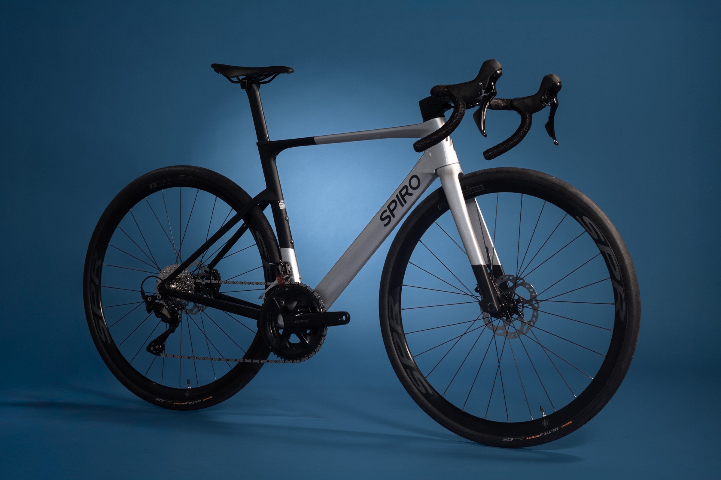 Bicicleta de ruta en carbono LEGEND TUMBAGA Grupo Shimano 105 12 velocidades